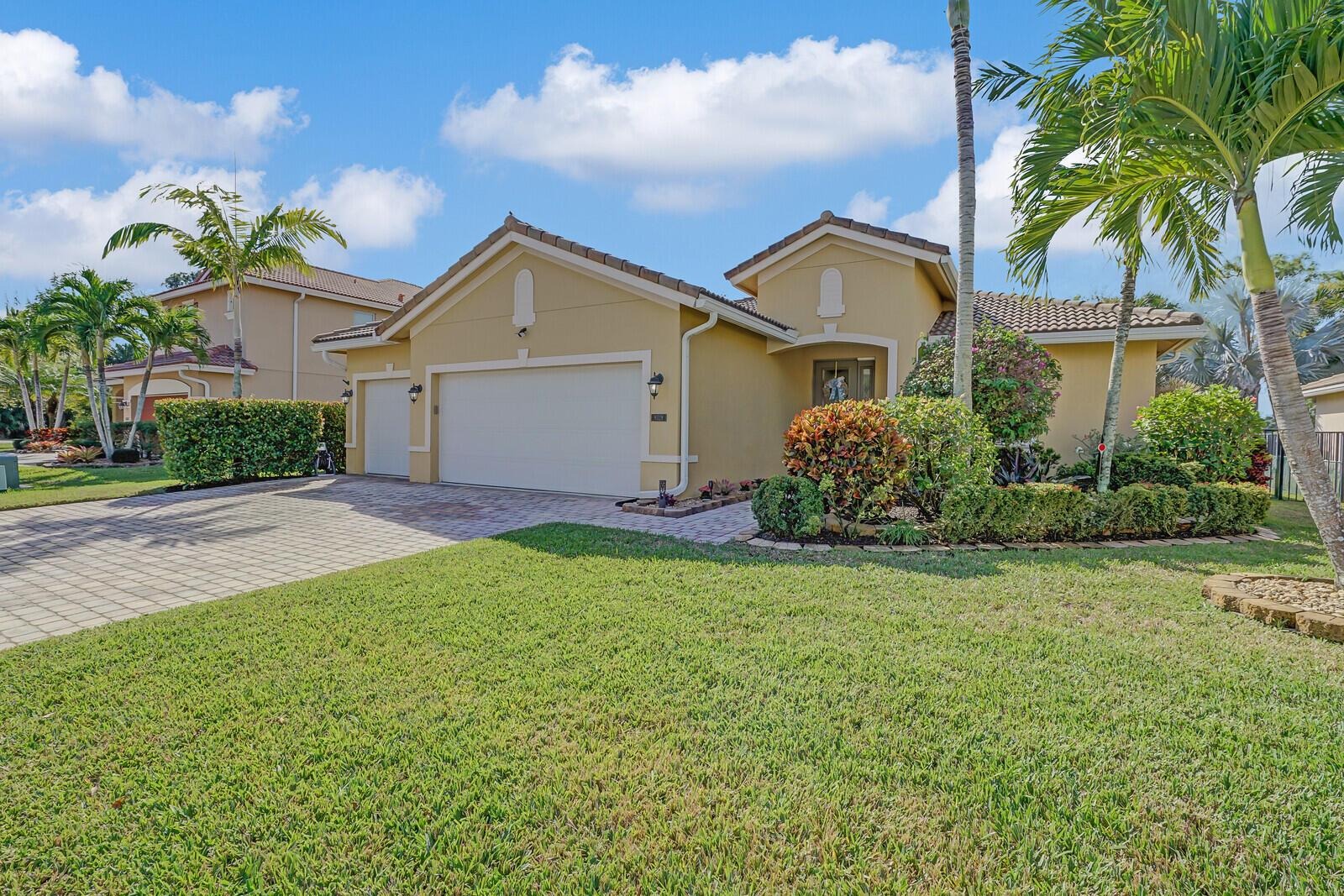 Silent Oak Cir, West Palm Beach, FL 33411