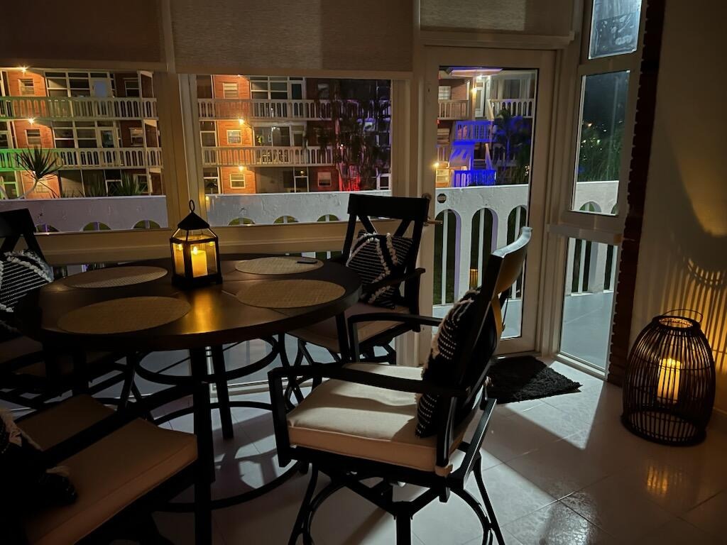 10th Ave, Hallandale Beach, FL 33009