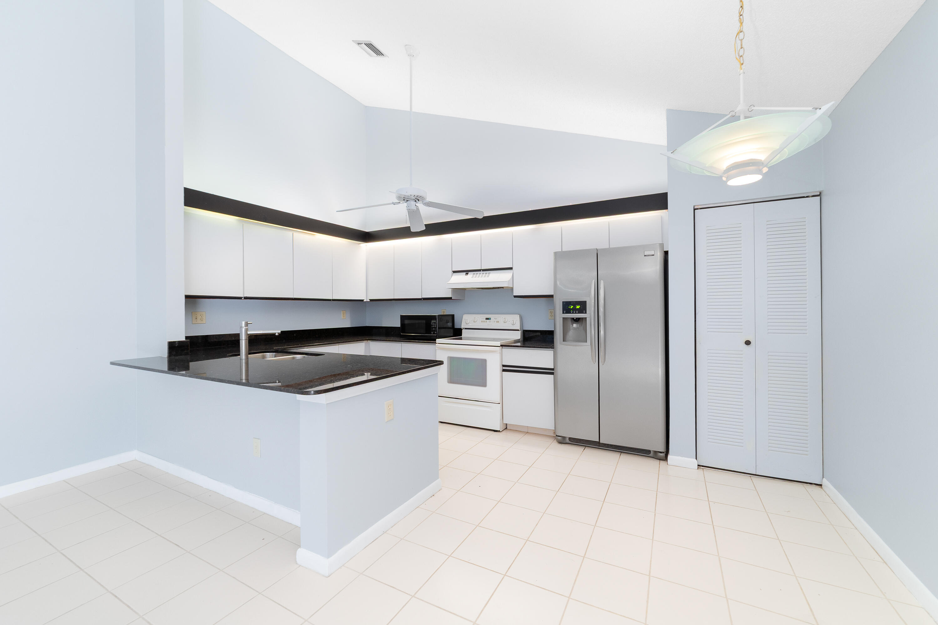 Summit Trail Cir, West Palm Beach, FL 33415