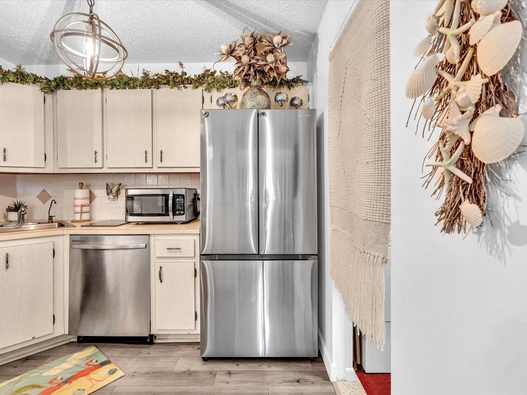 Pine Ridge Cir, Greenacres, FL 33463