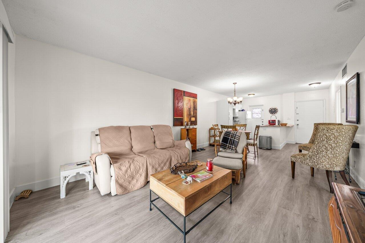 Lake Ter, Boynton Beach, FL 33426