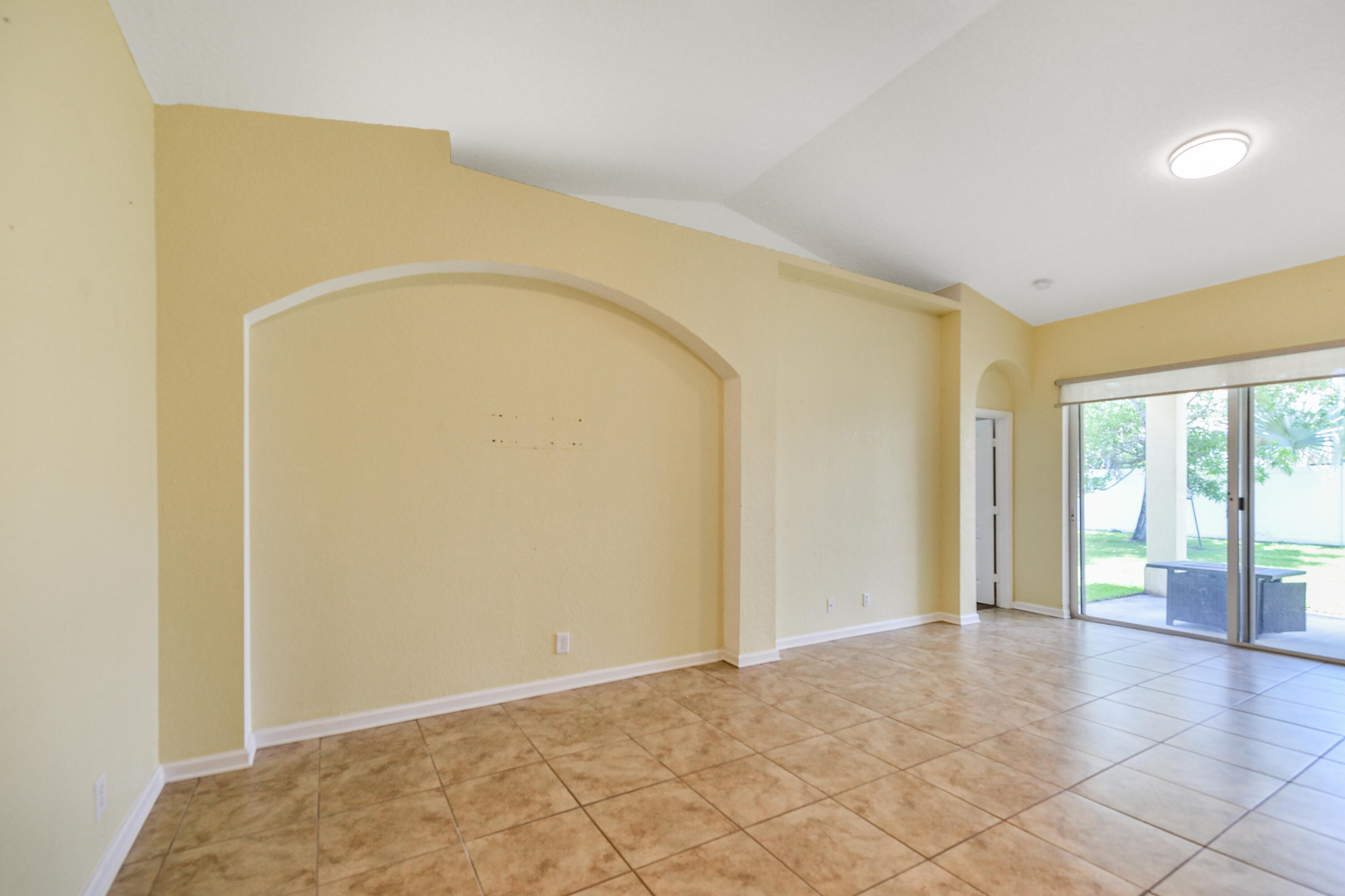 Spanish River Rd, Fort Pierce, FL 34951
