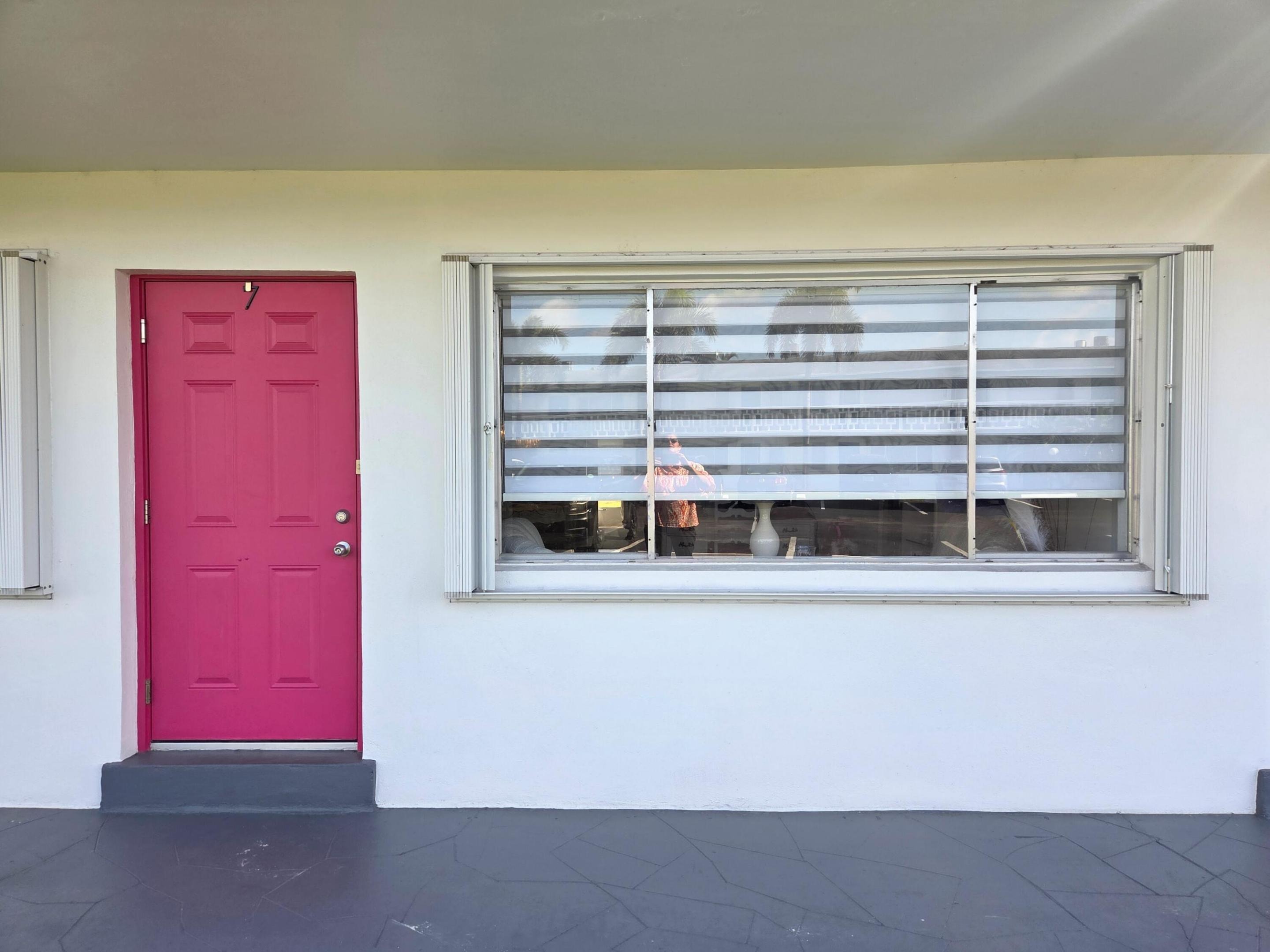 Lake Osborne Dr, Lake Worth Beach, FL 33461