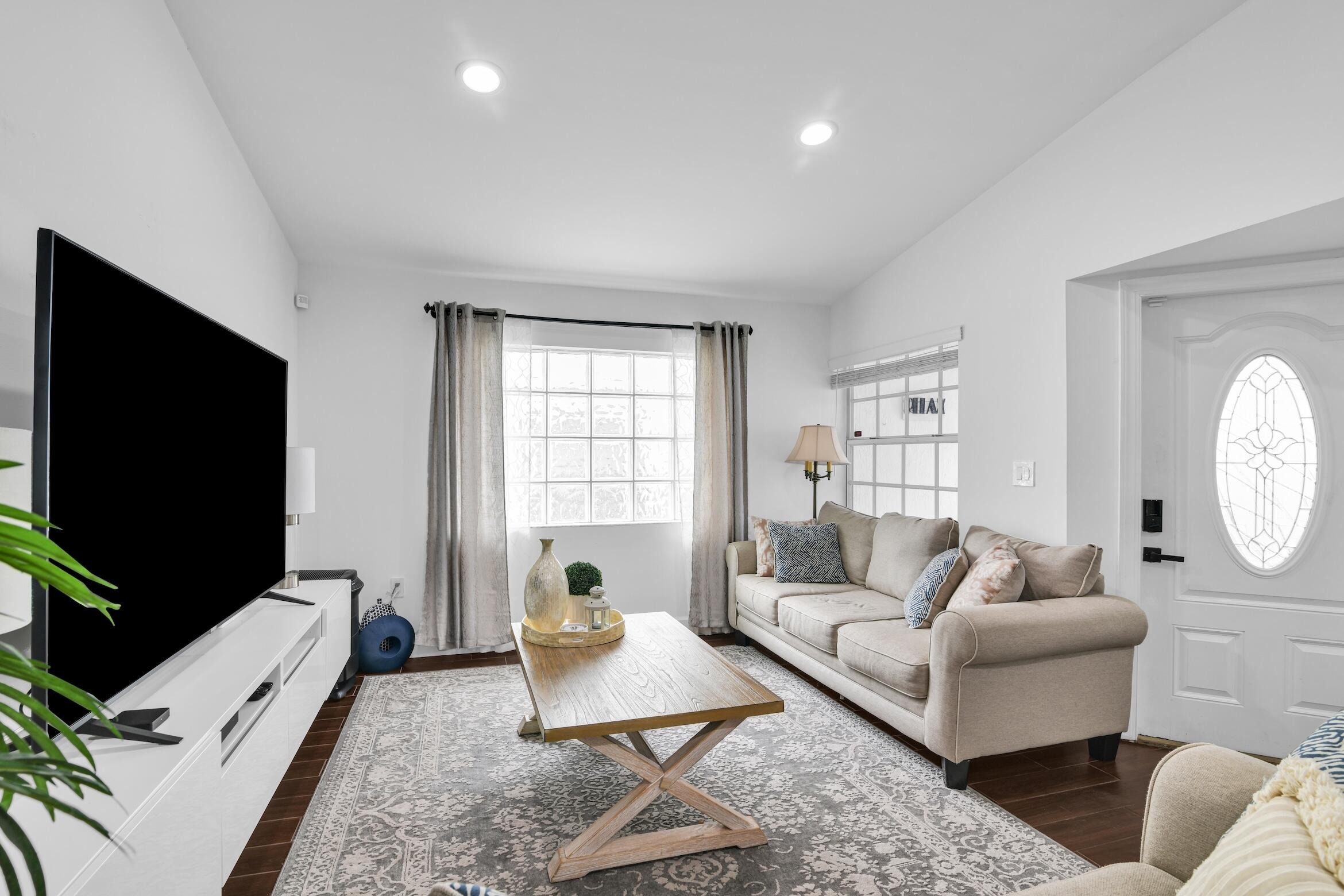 176th Ave, Pembroke Pines, FL 33029