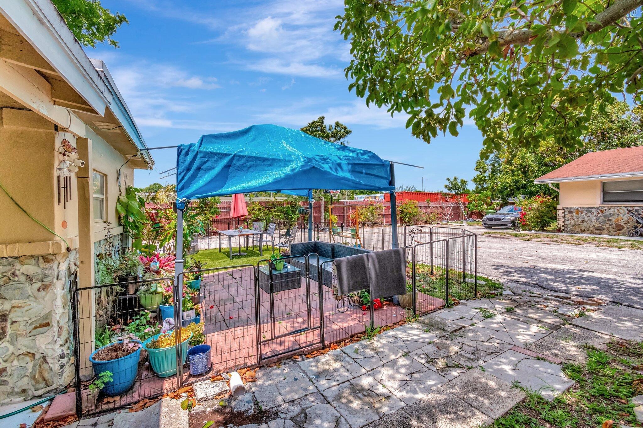 Floweva St, West Palm Beach, FL 33406