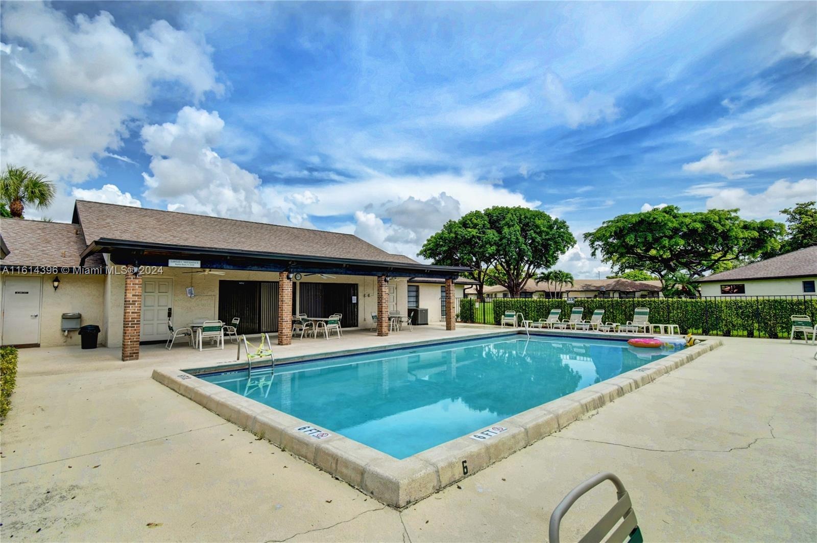 Equestrian Cir, Boynton Beach, FL 33436