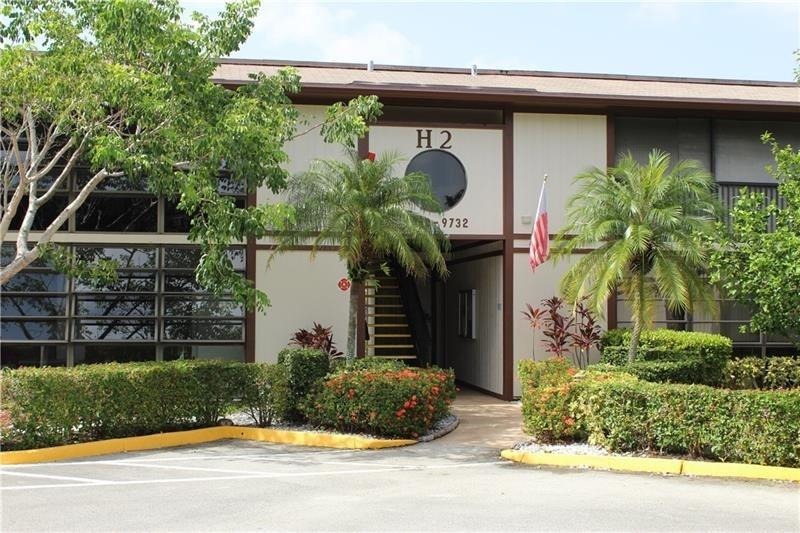 Belfort Cir, Tamarac, FL 33321