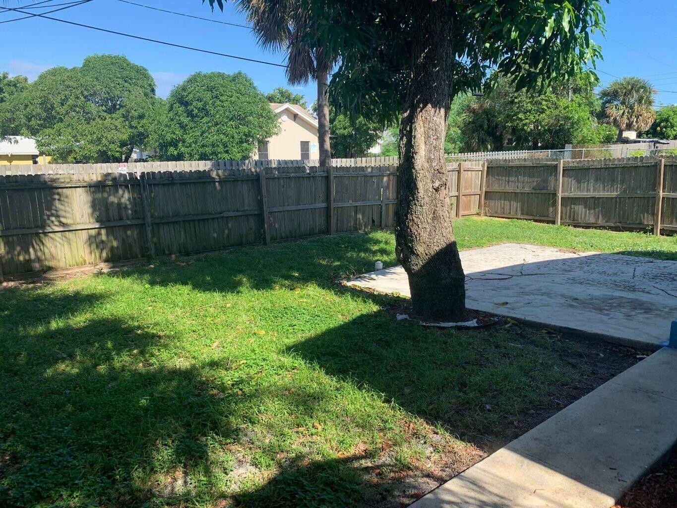 13th St, West Palm Beach, FL 33401