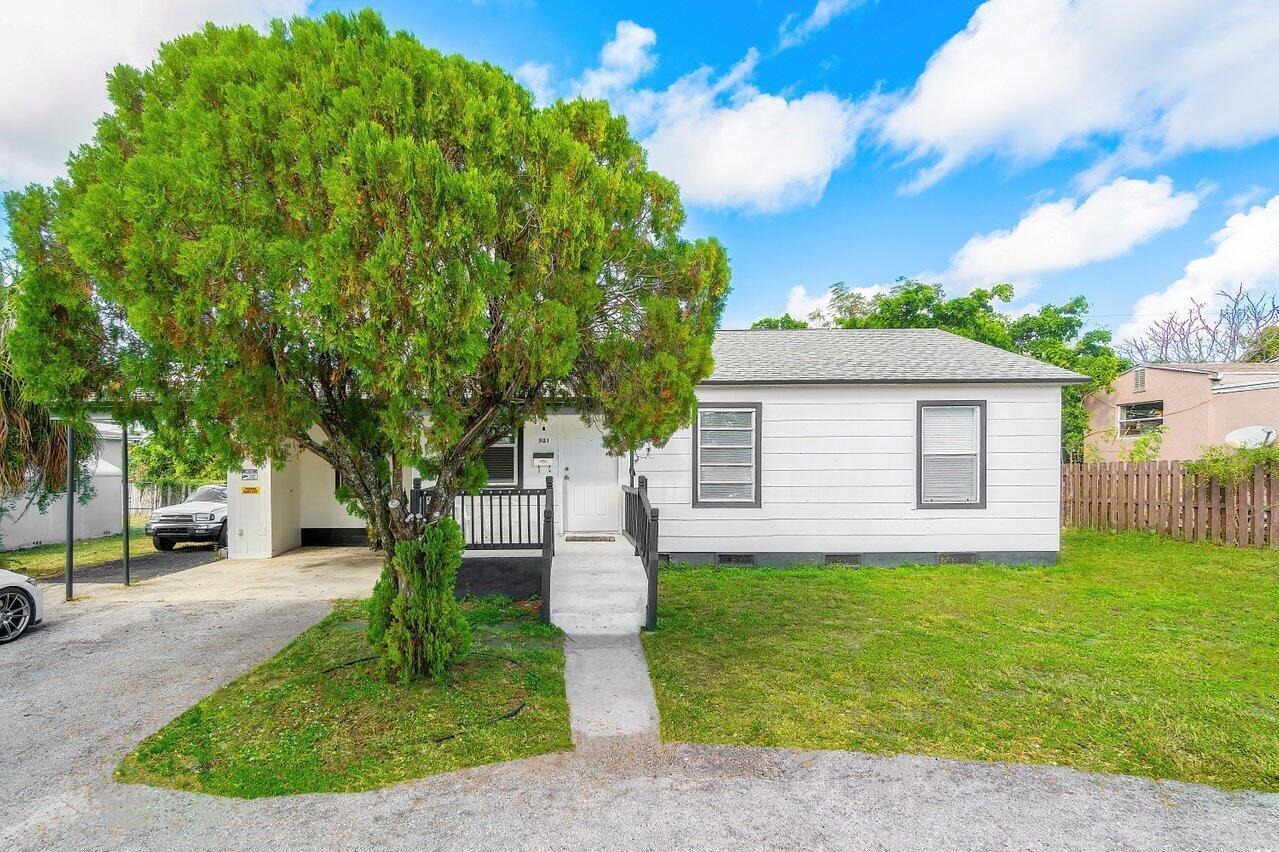 43rd St, West Palm Beach, FL 33407