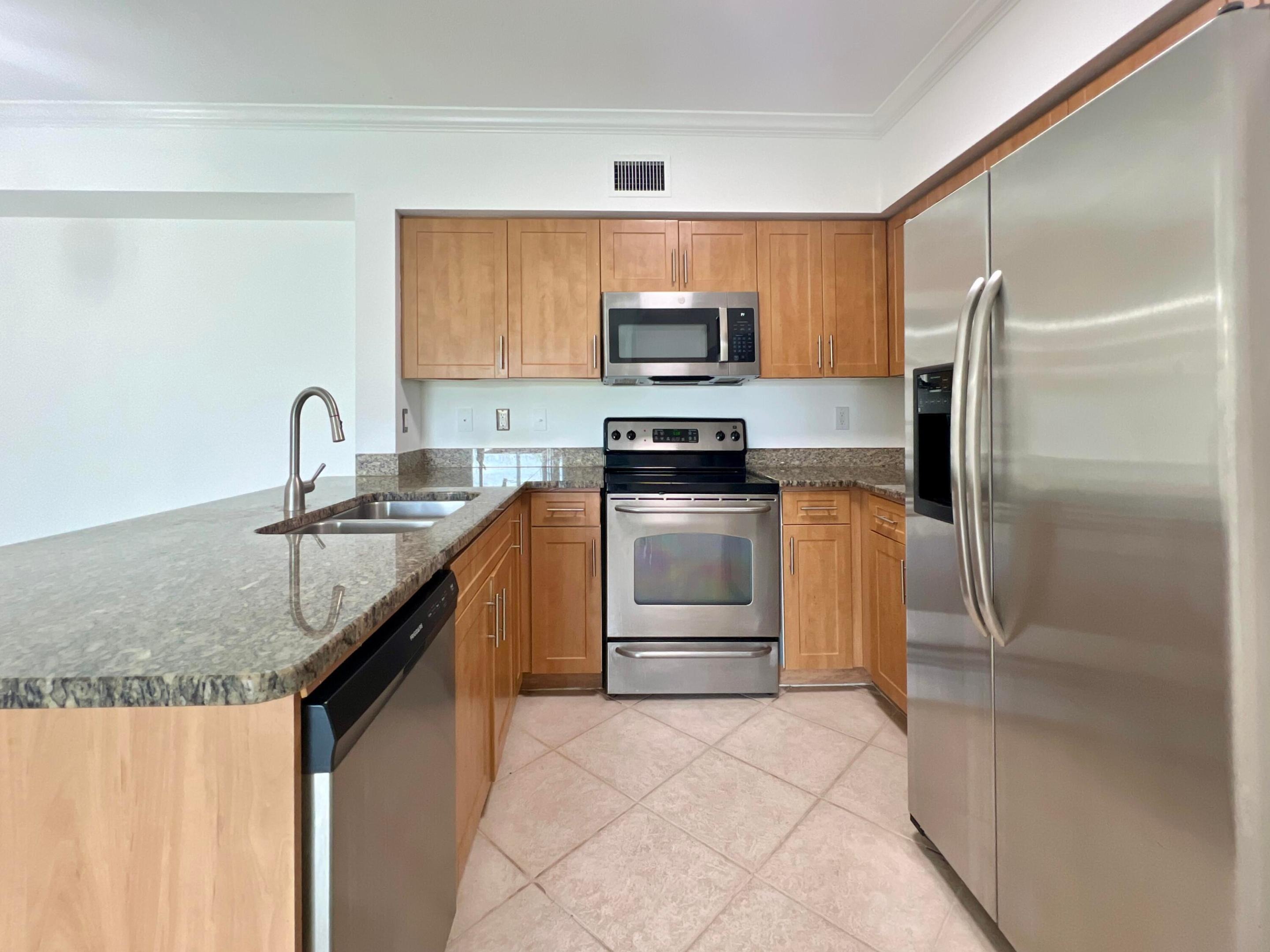 Emerald Dunes Dr, West Palm Beach, FL 33411