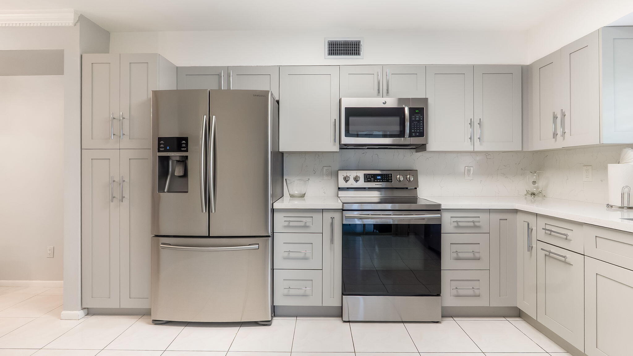 9th Ct, Plantation, FL 33324