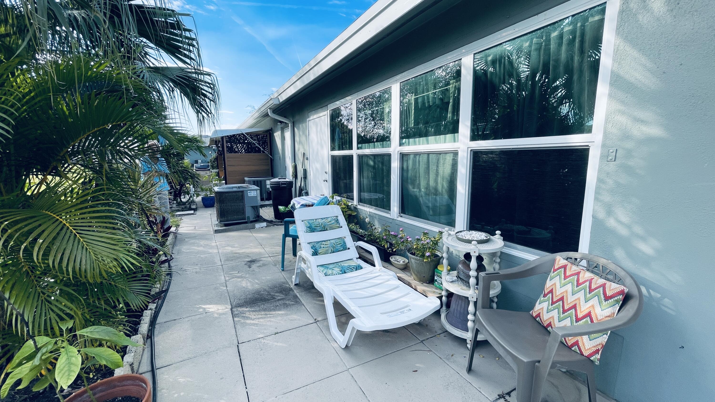South Dr, Delray Beach, FL 33445