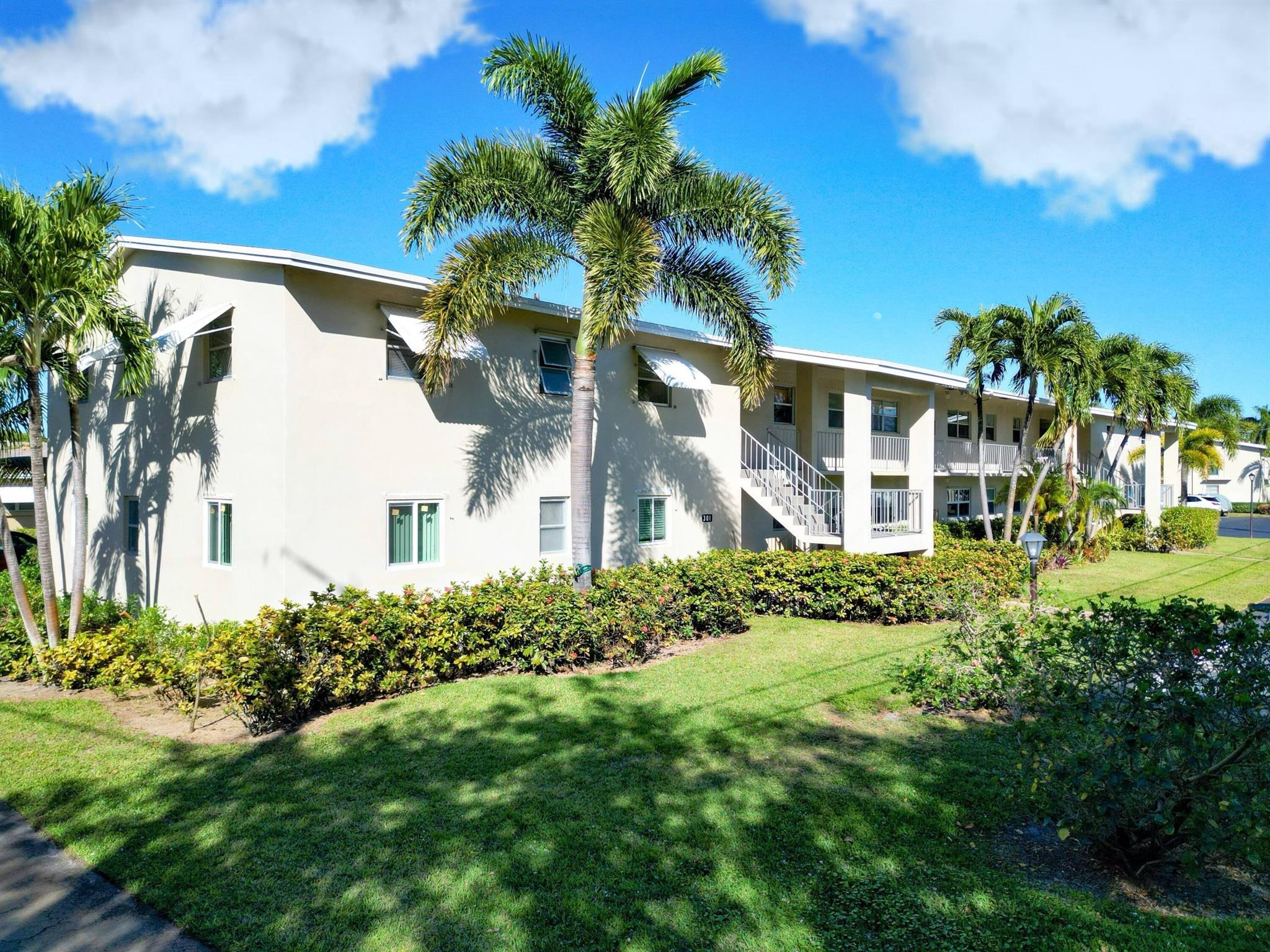 Circle Dr, Boynton Beach, FL 33435
