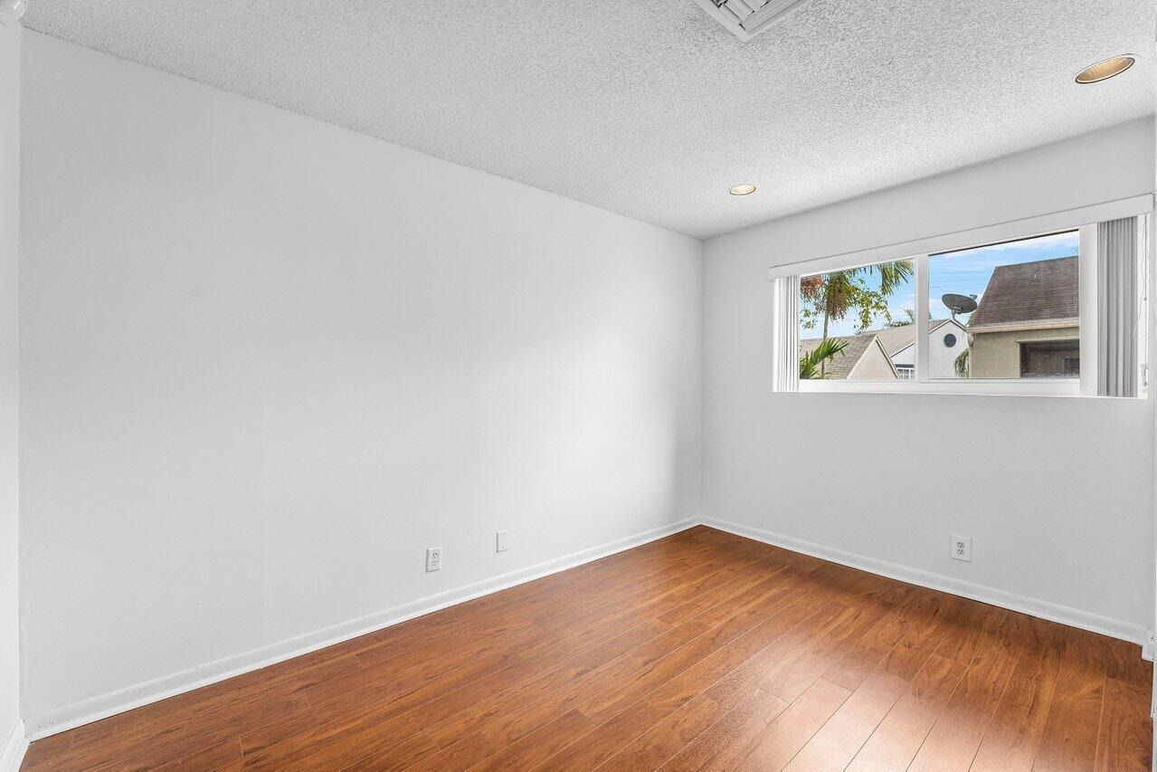 101st Ter, Pembroke Pines, FL 33026