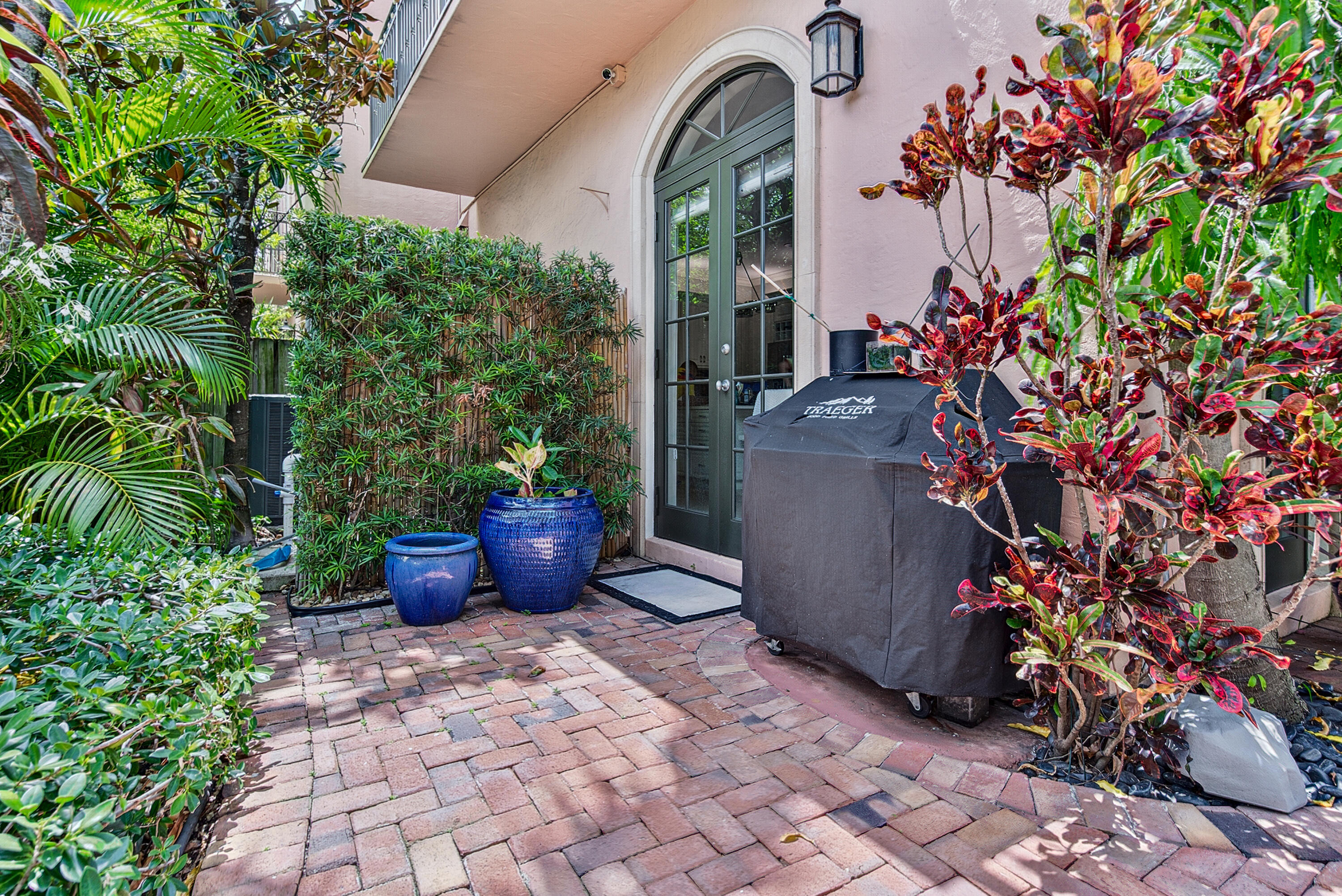 10th Ave, Fort Lauderdale, FL 33301