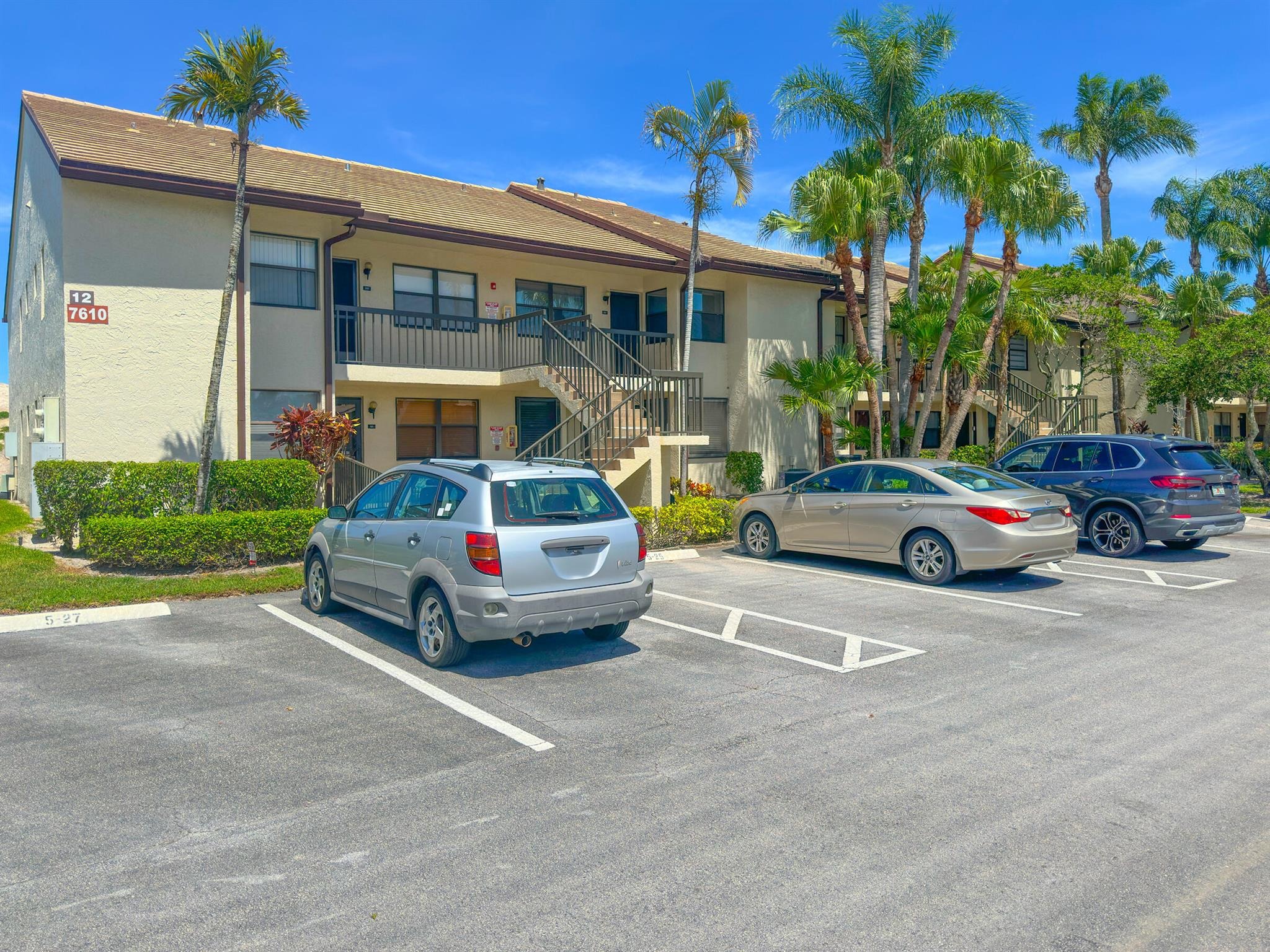 Tahiti Ln, Lake Worth, FL 33467