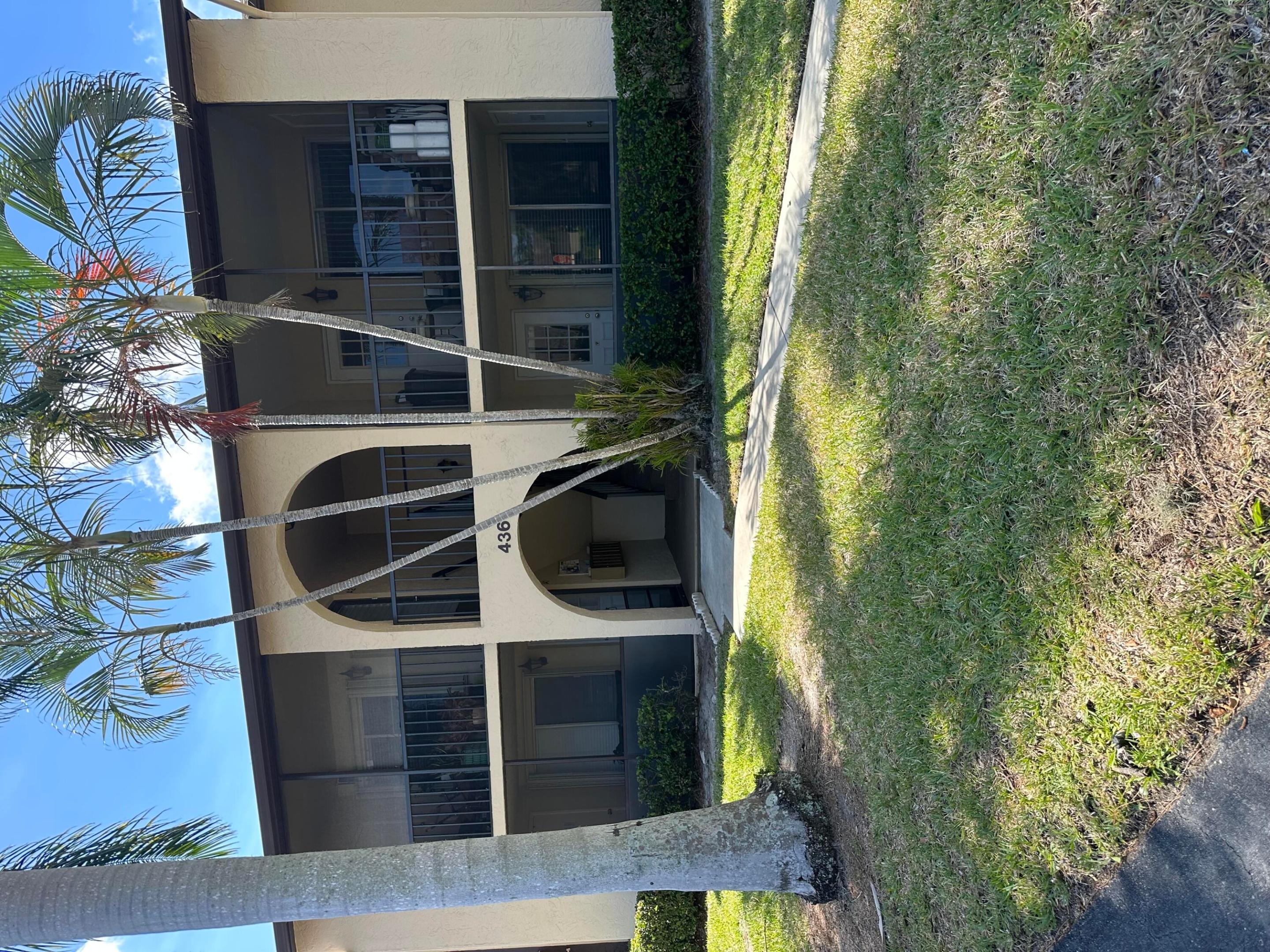 Pine Glen Ln, Greenacres, FL 33463