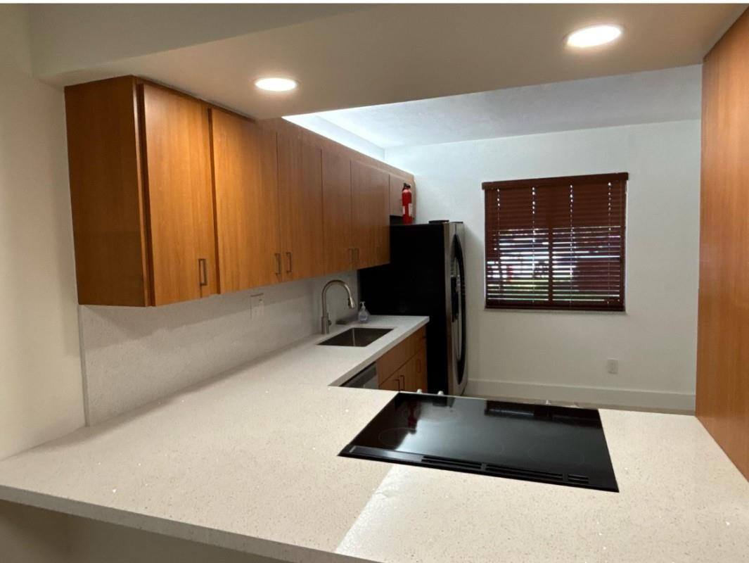 Lakeview Dr, Weston, FL 33326