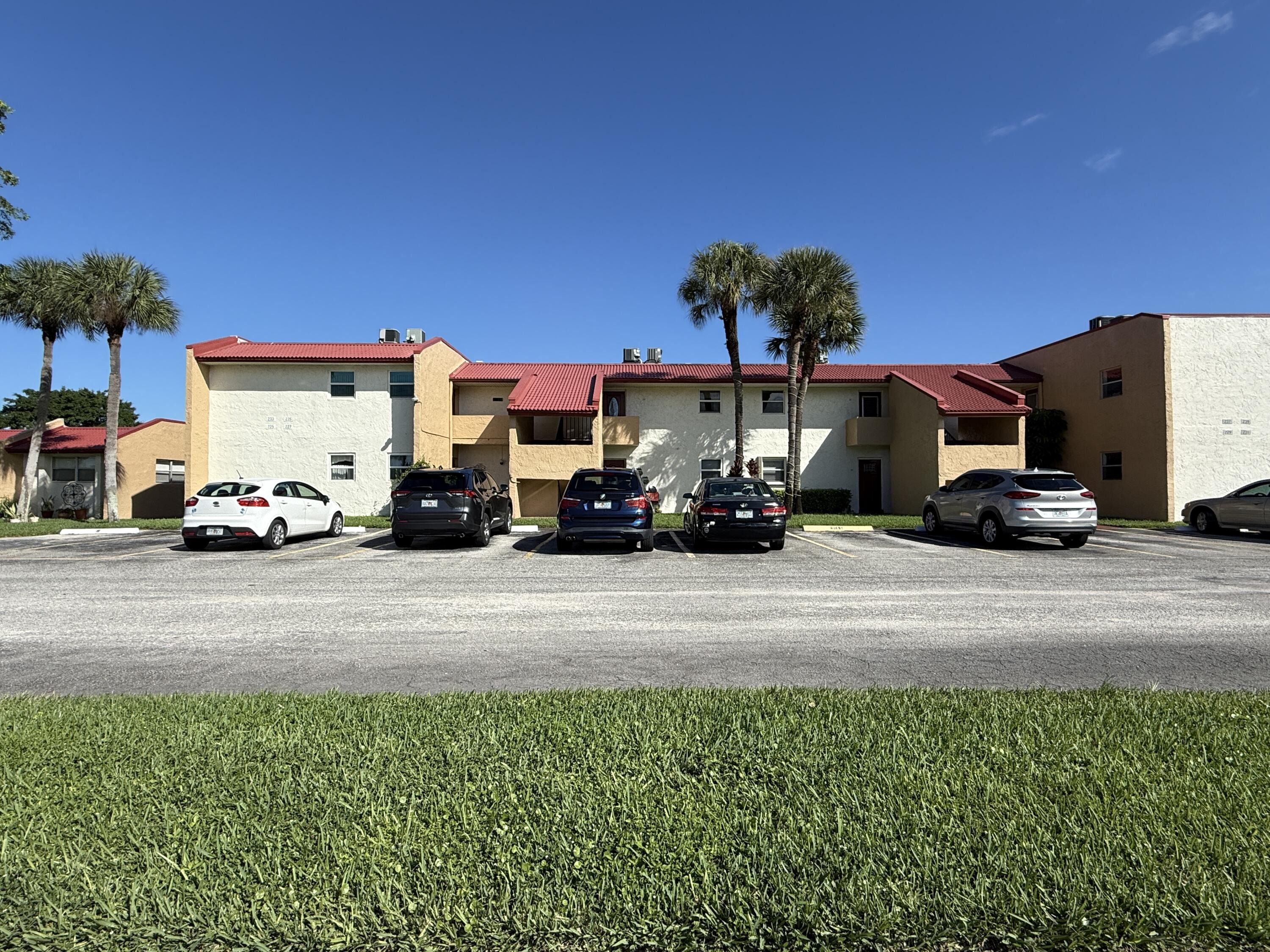 Golden River Dr, West Palm Beach, FL 33411