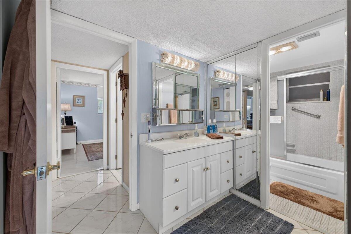 Holiday Springs Blvd, Margate, FL 33063