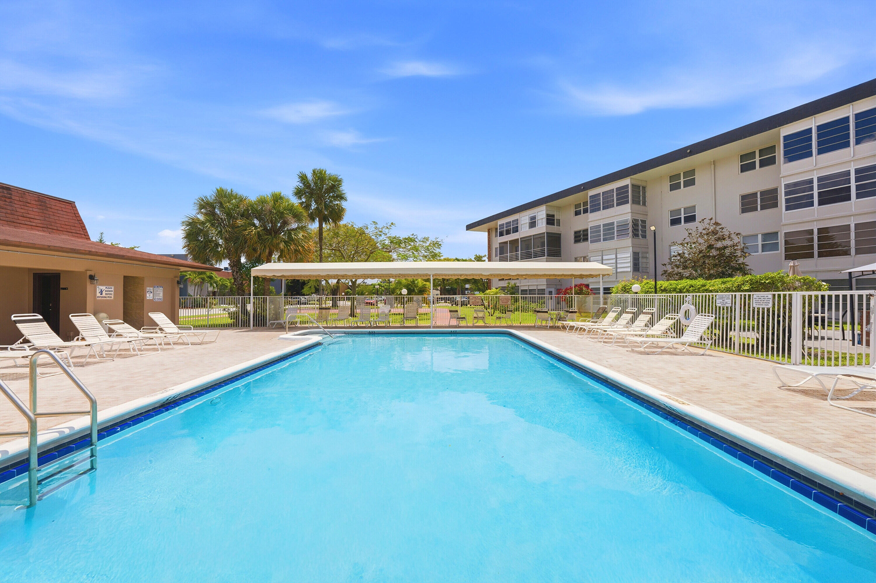 46th Ave, Lauderdale Lakes, FL 33313