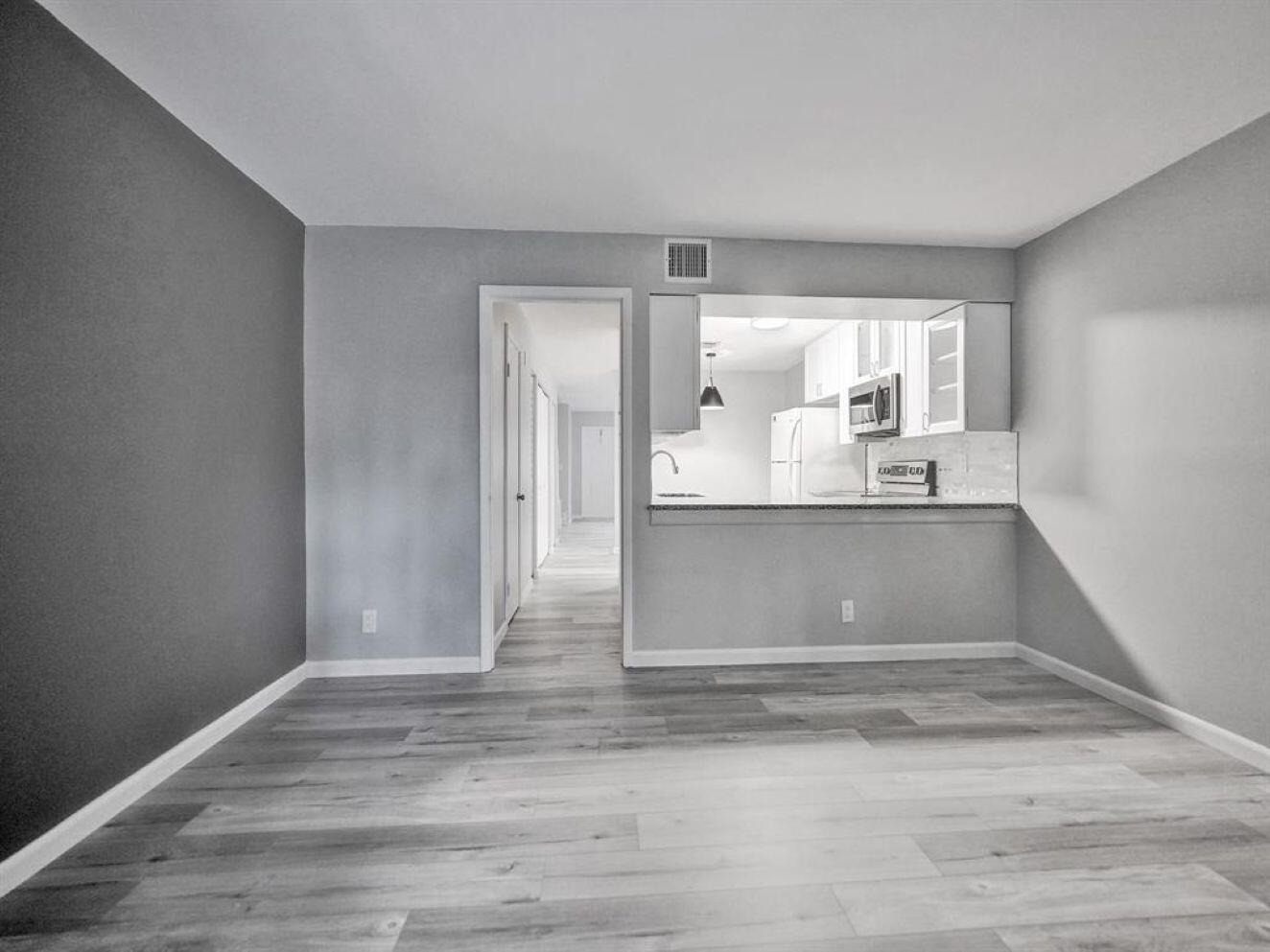 Riverside Dr, Coral Springs, FL 33071
