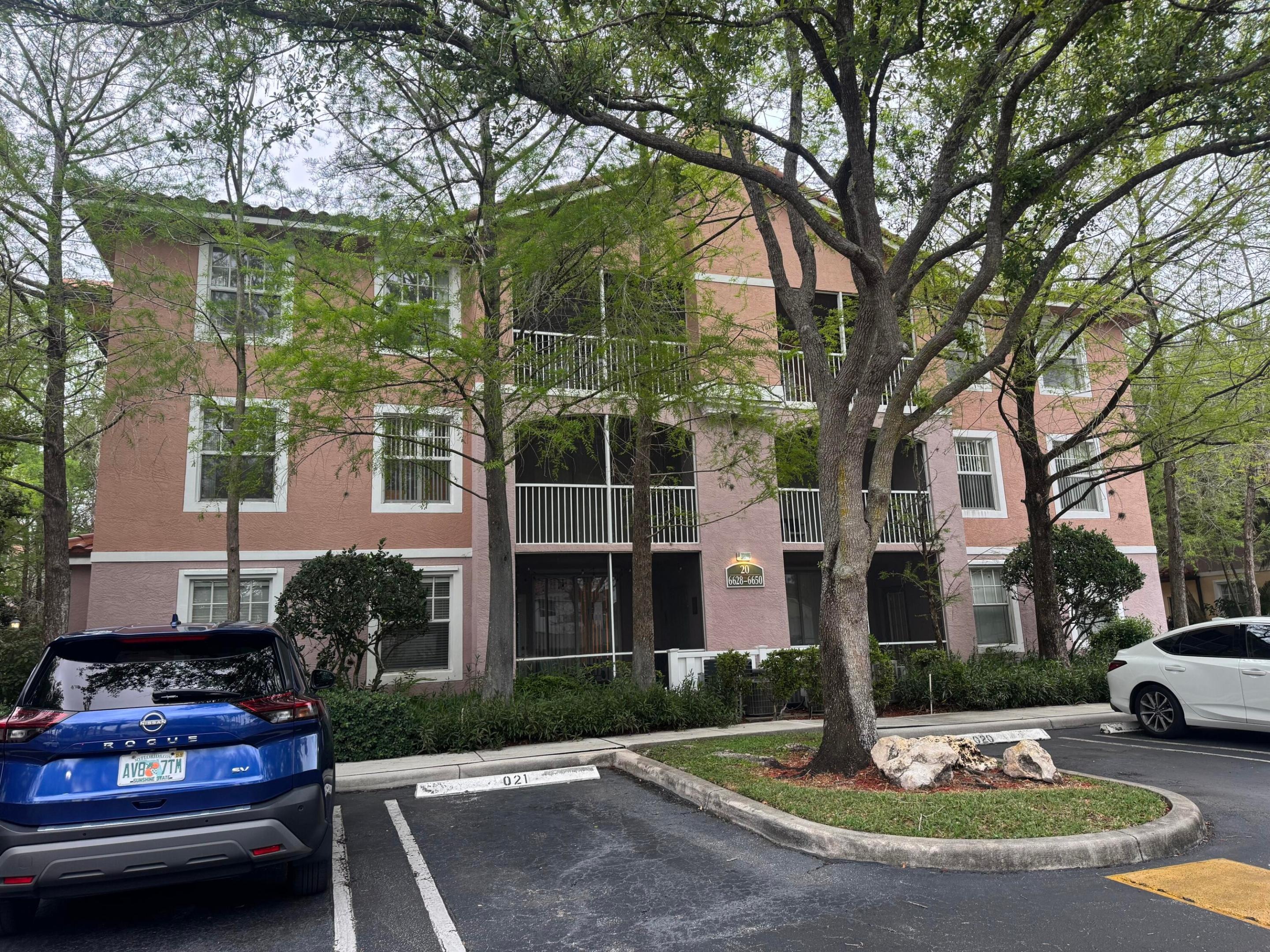 Sample Rd, Coral Springs, FL 33067