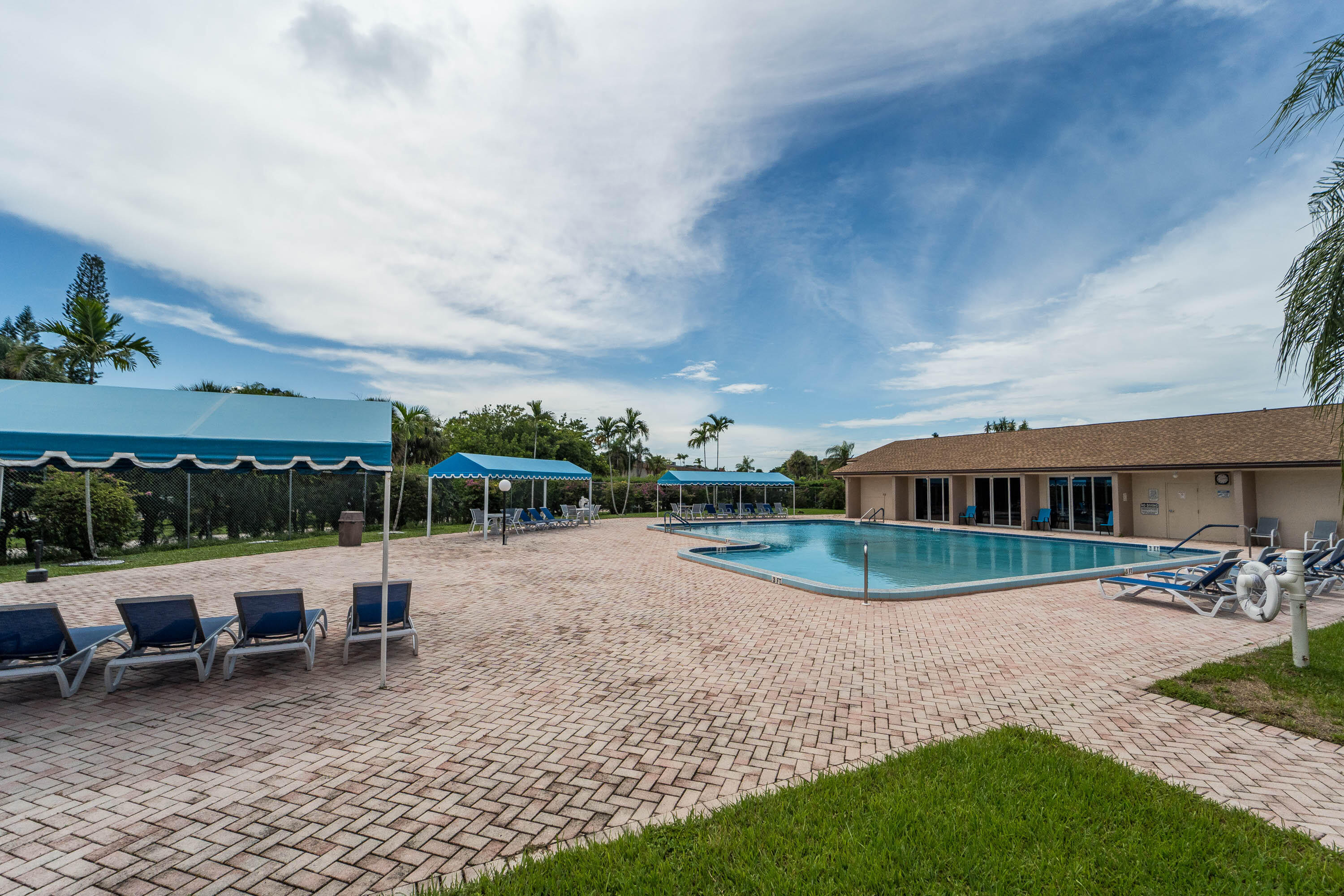 Lori Dr, Palm Springs, FL 33461 #1