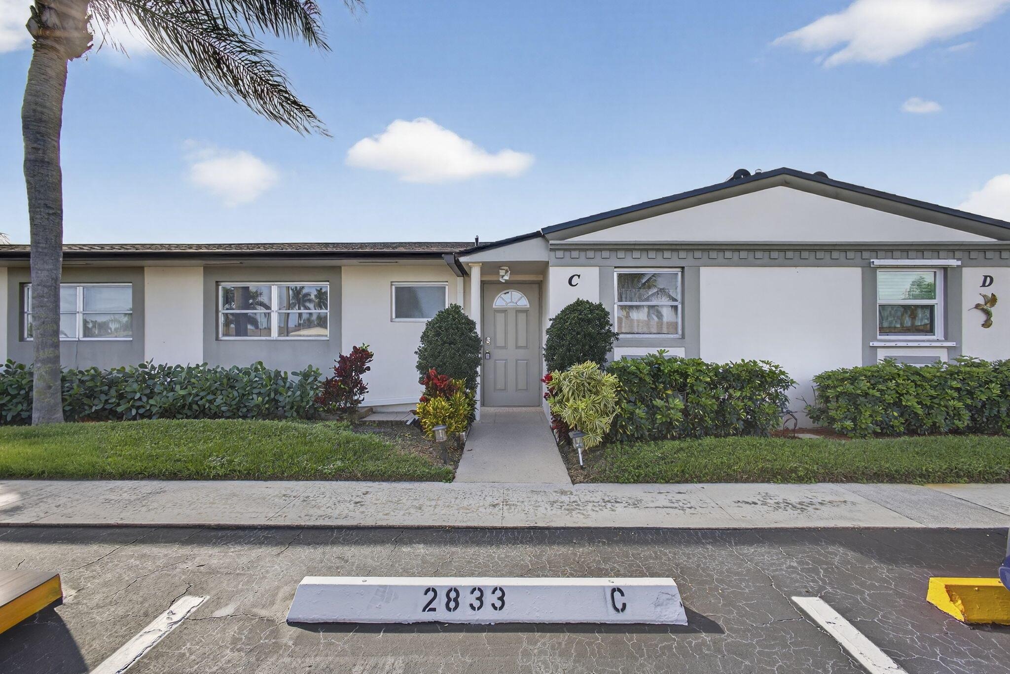 Crosley Dr, West Palm Beach, FL 33415
