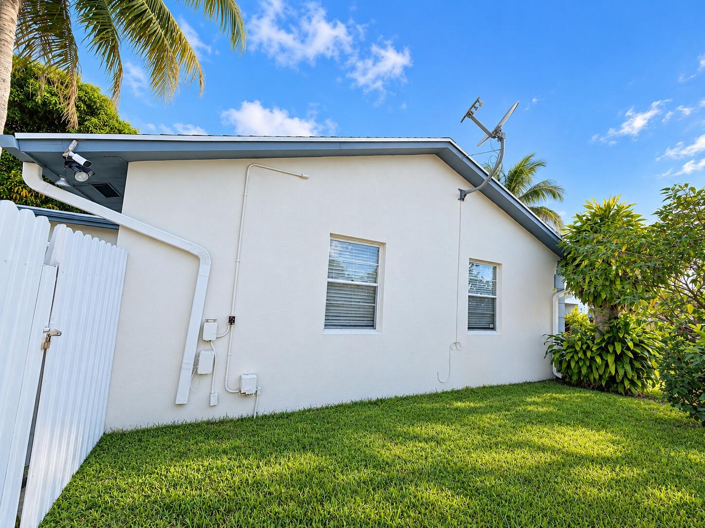 8th Ave, Boynton Beach, FL 33426