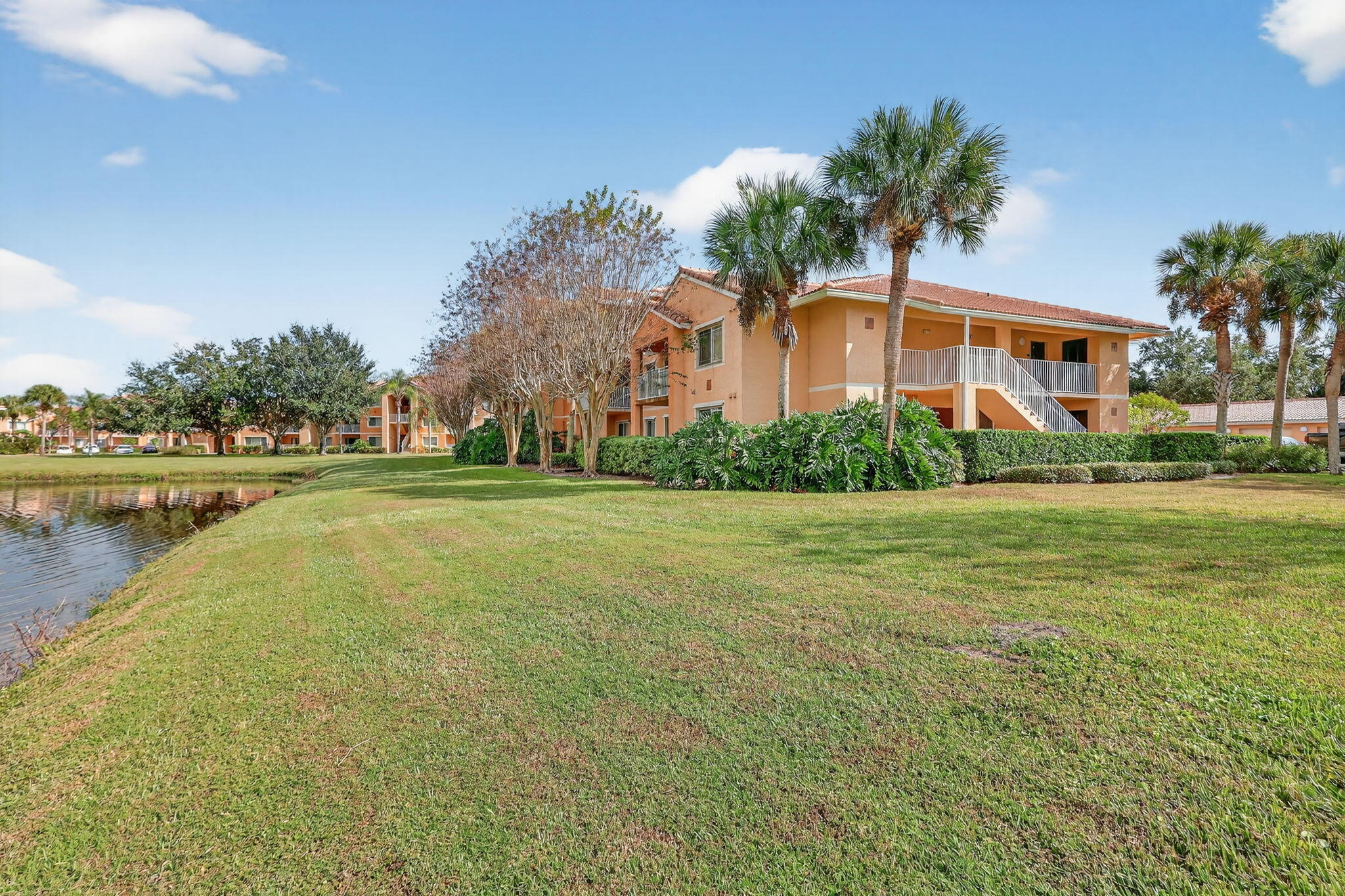 Palm Dr, Port Saint Lucie, FL 34986