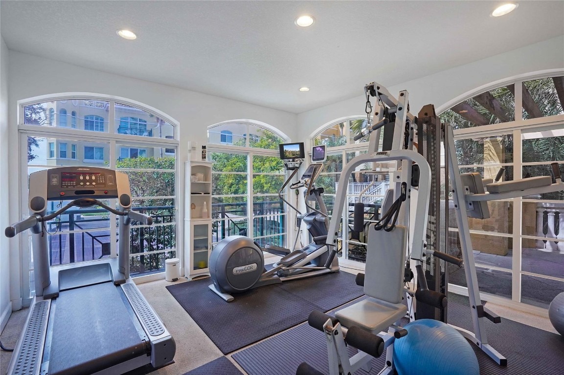 Hillsboro Mile , Hillsboro Beach, FL 33062