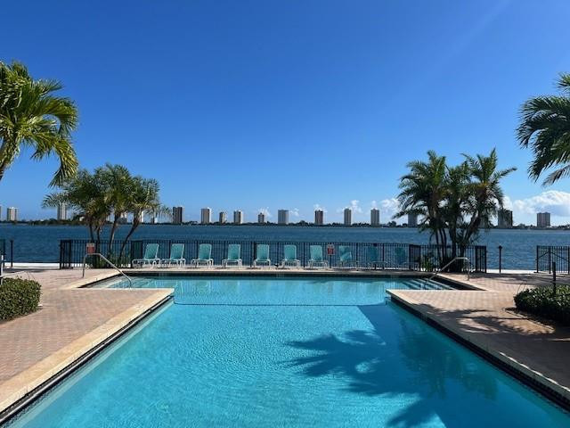 Lake Shore Dr, West Palm Beach, FL 33403