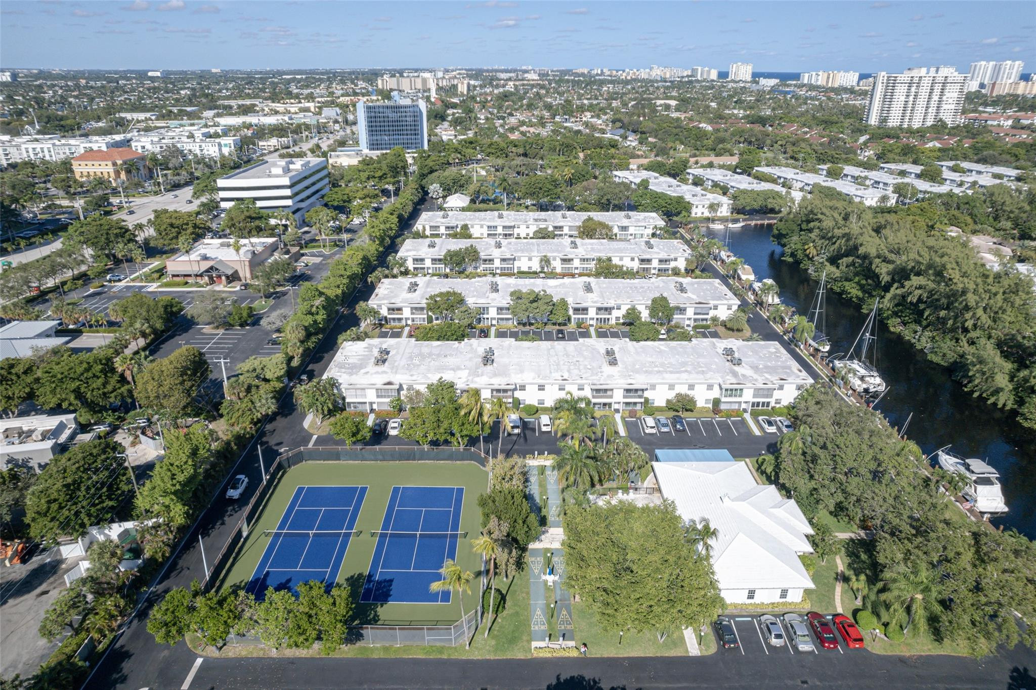 Bay Club Dr, Fort Lauderdale, FL 33308