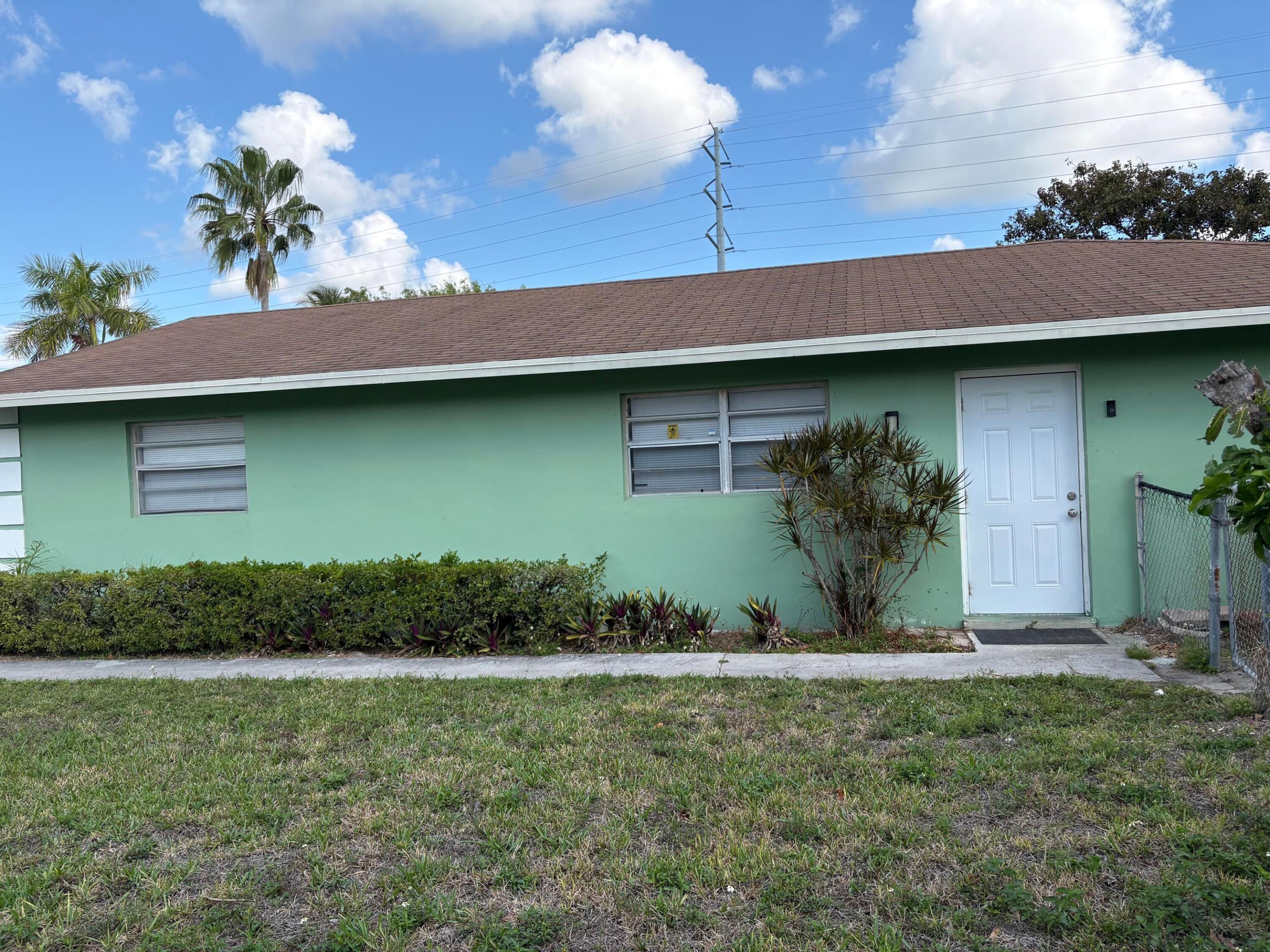Bahama Ct, West Palm Beach, FL 33407 #1