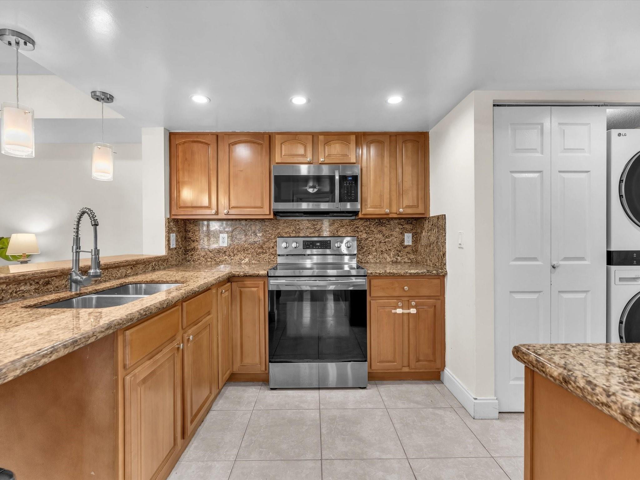 Atlantic Blvd, Coral Springs, FL 33071