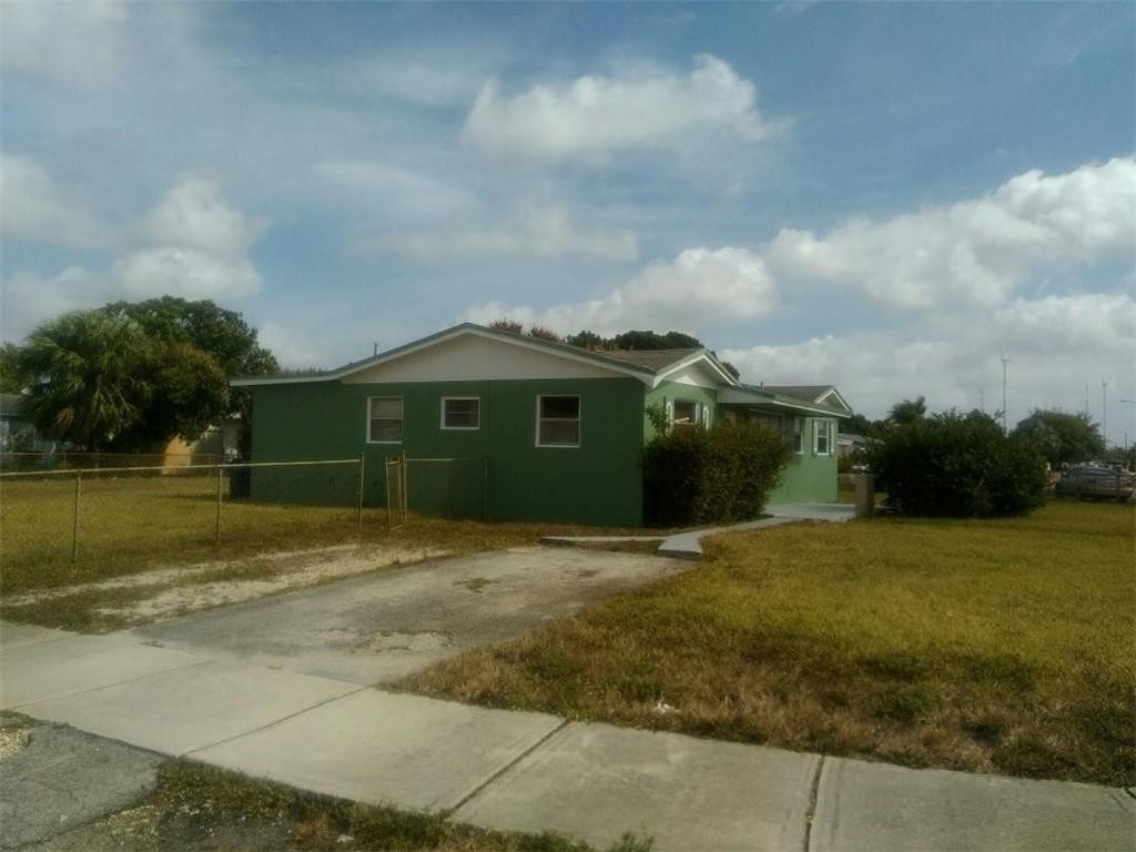 208th Ter, Miami Gardens, FL 33056