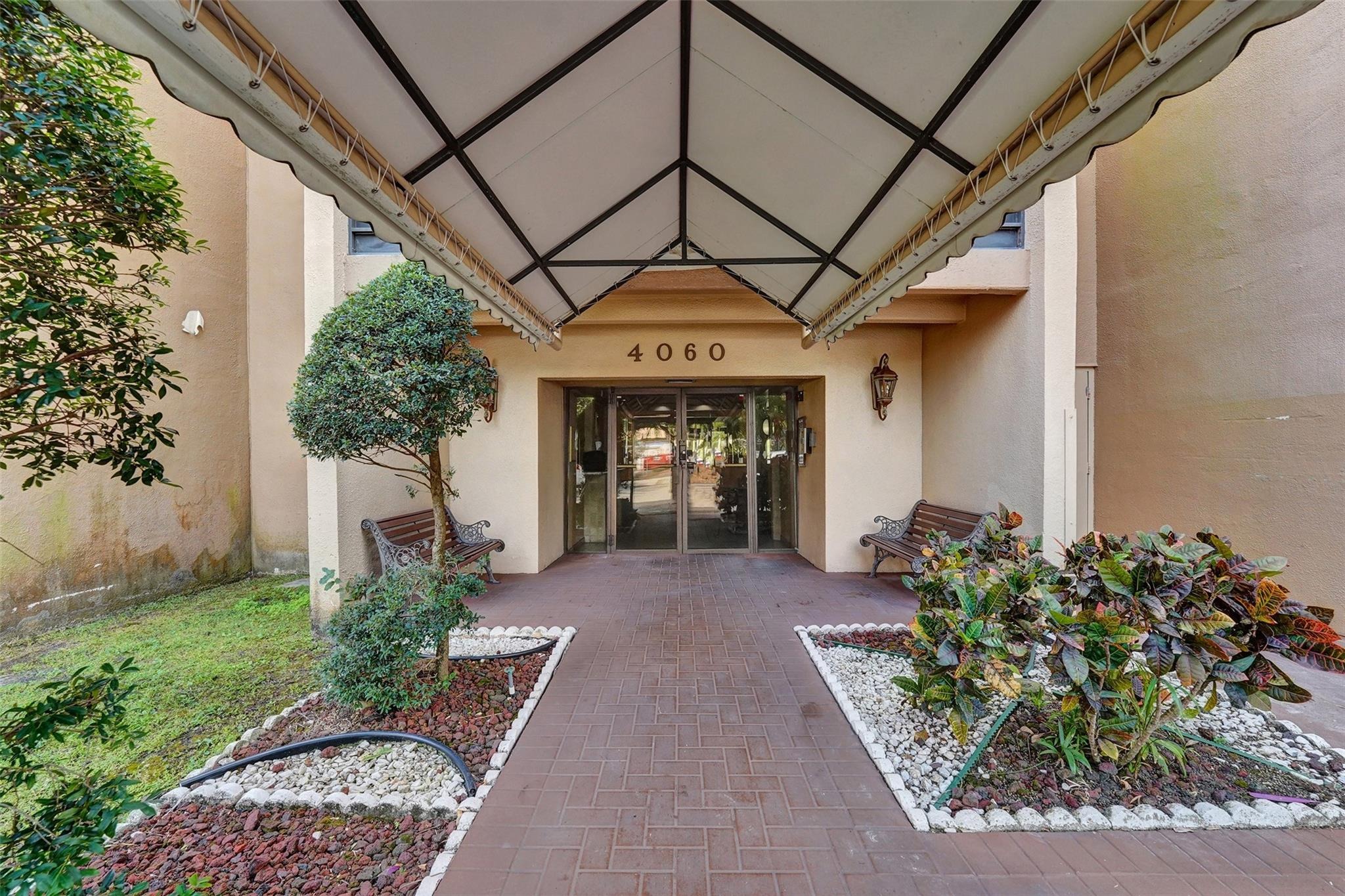 Hills Dr, Hollywood, FL 33021