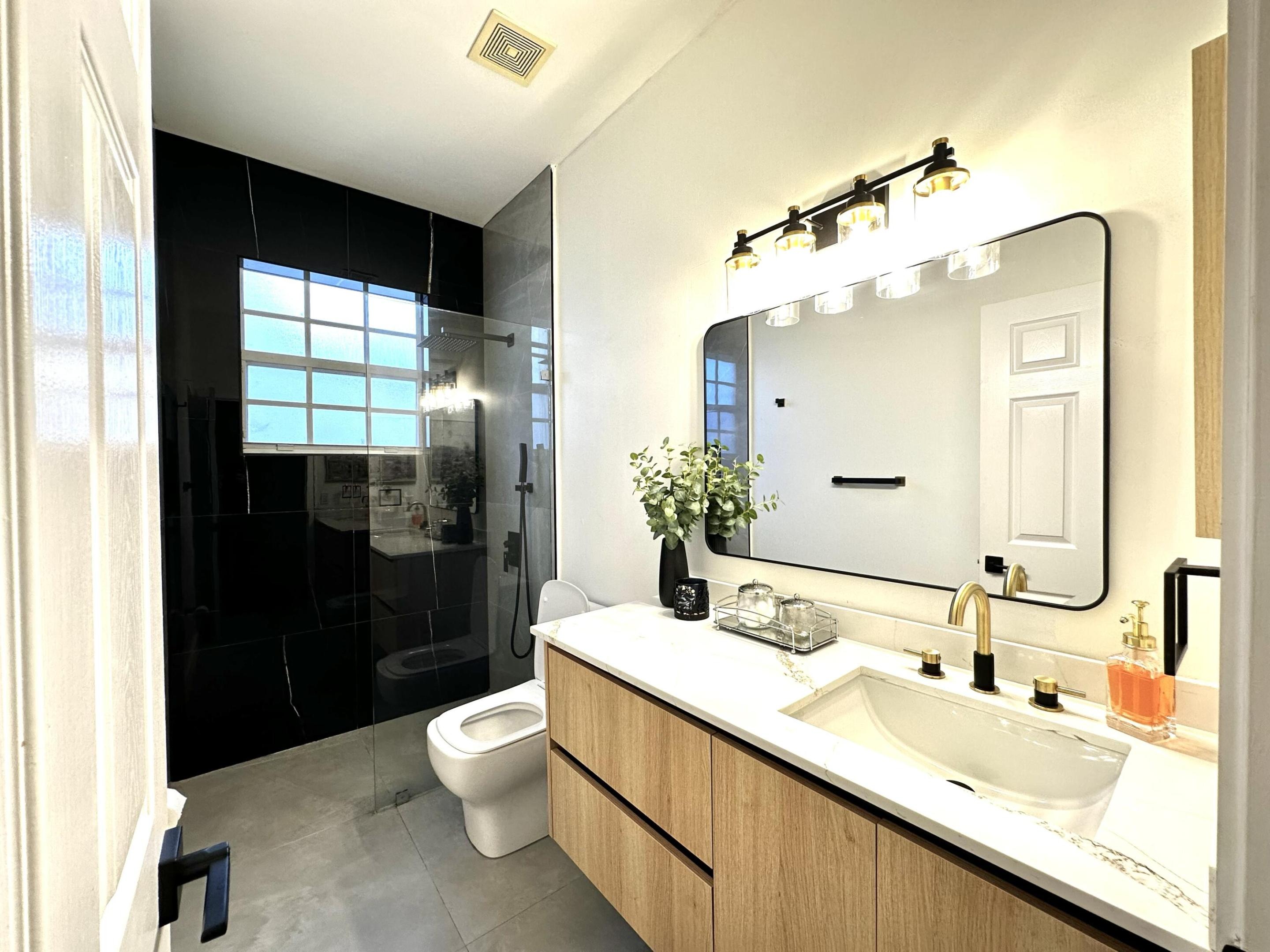 11th St, Pembroke Pines, FL 33028