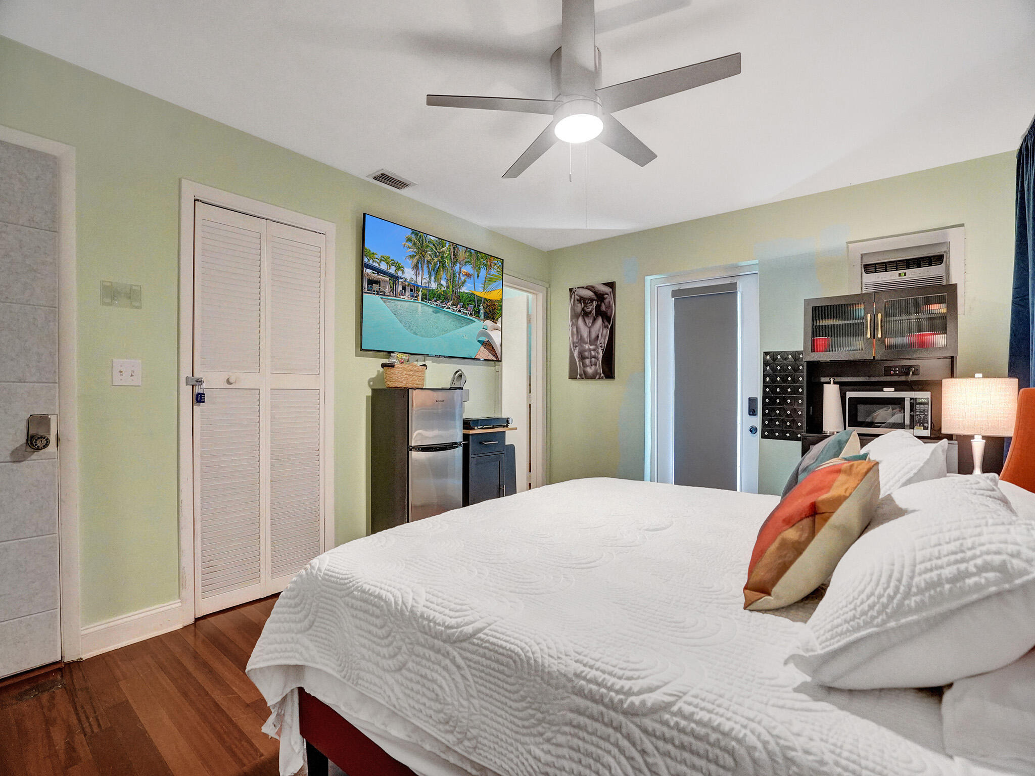 17th Ter, Oakland Park, FL 33334