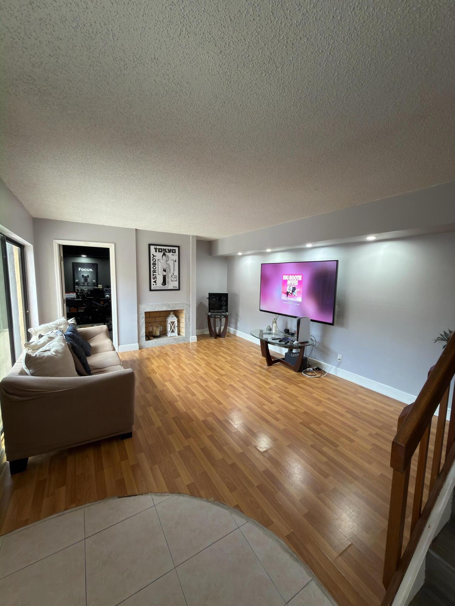 Springdale Cir, Palm Springs, FL 33461