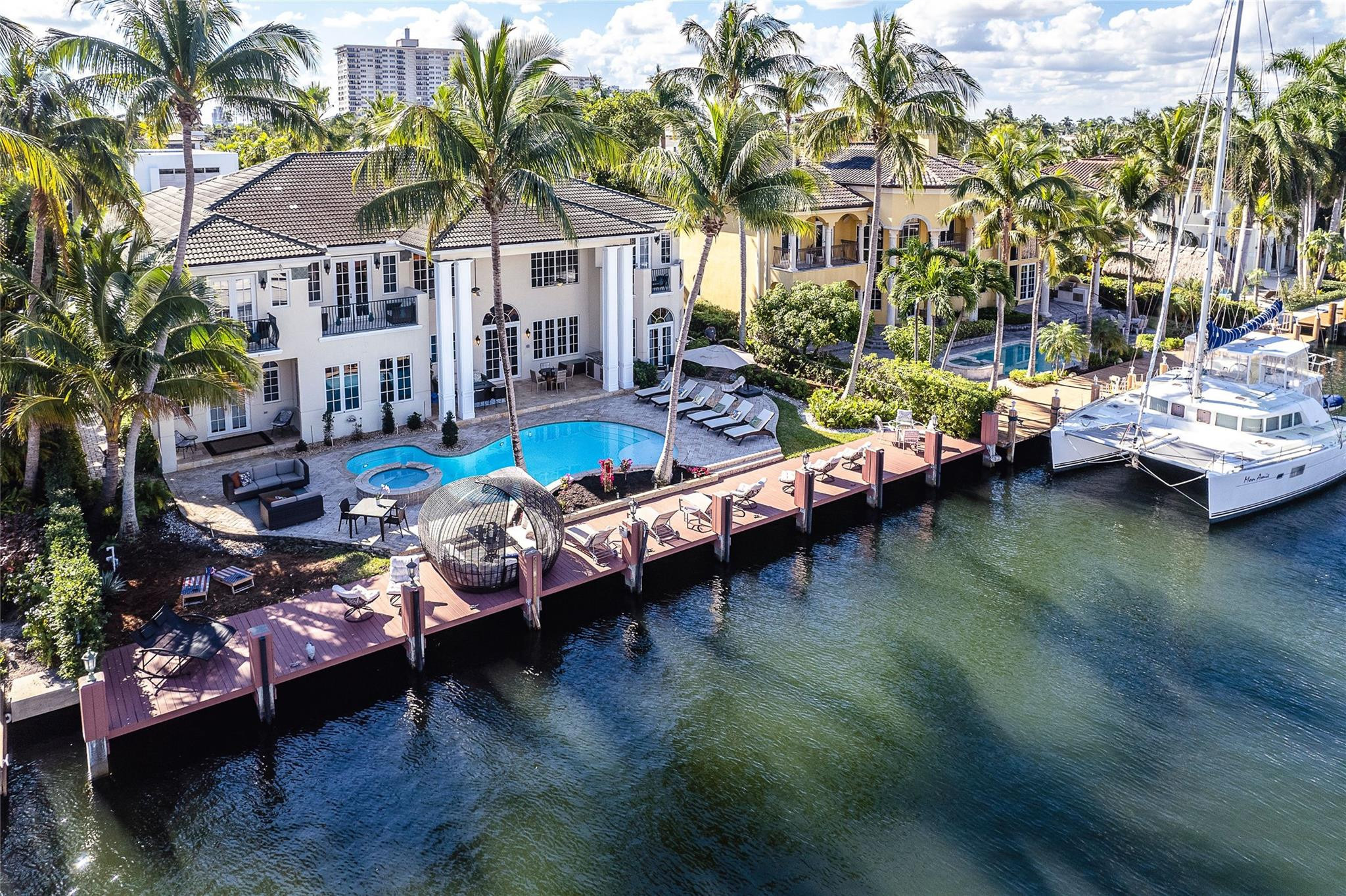 Pelican Dr, Fort Lauderdale, FL 33301