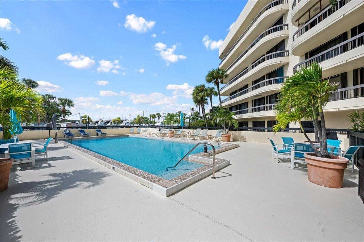 Beach Rd, Tequesta, FL 33469