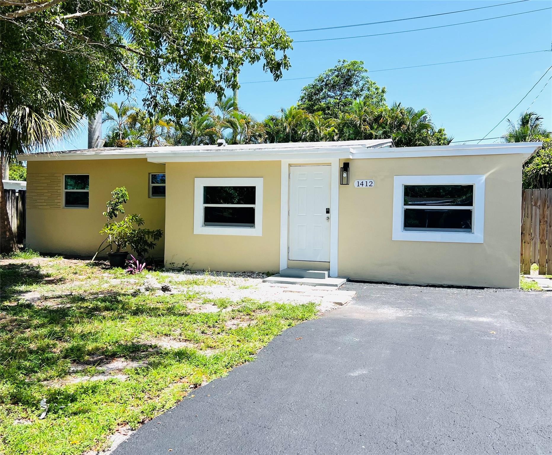 25th Ct, Pompano Beach, FL 33064