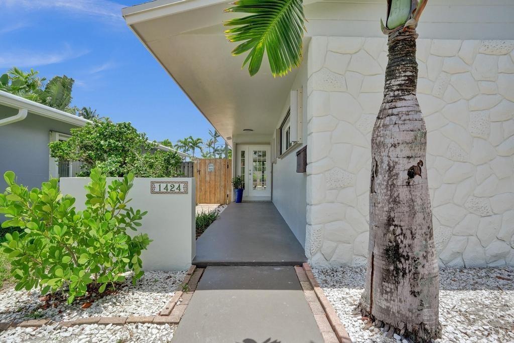 Adams St, Hollywood, FL 33020