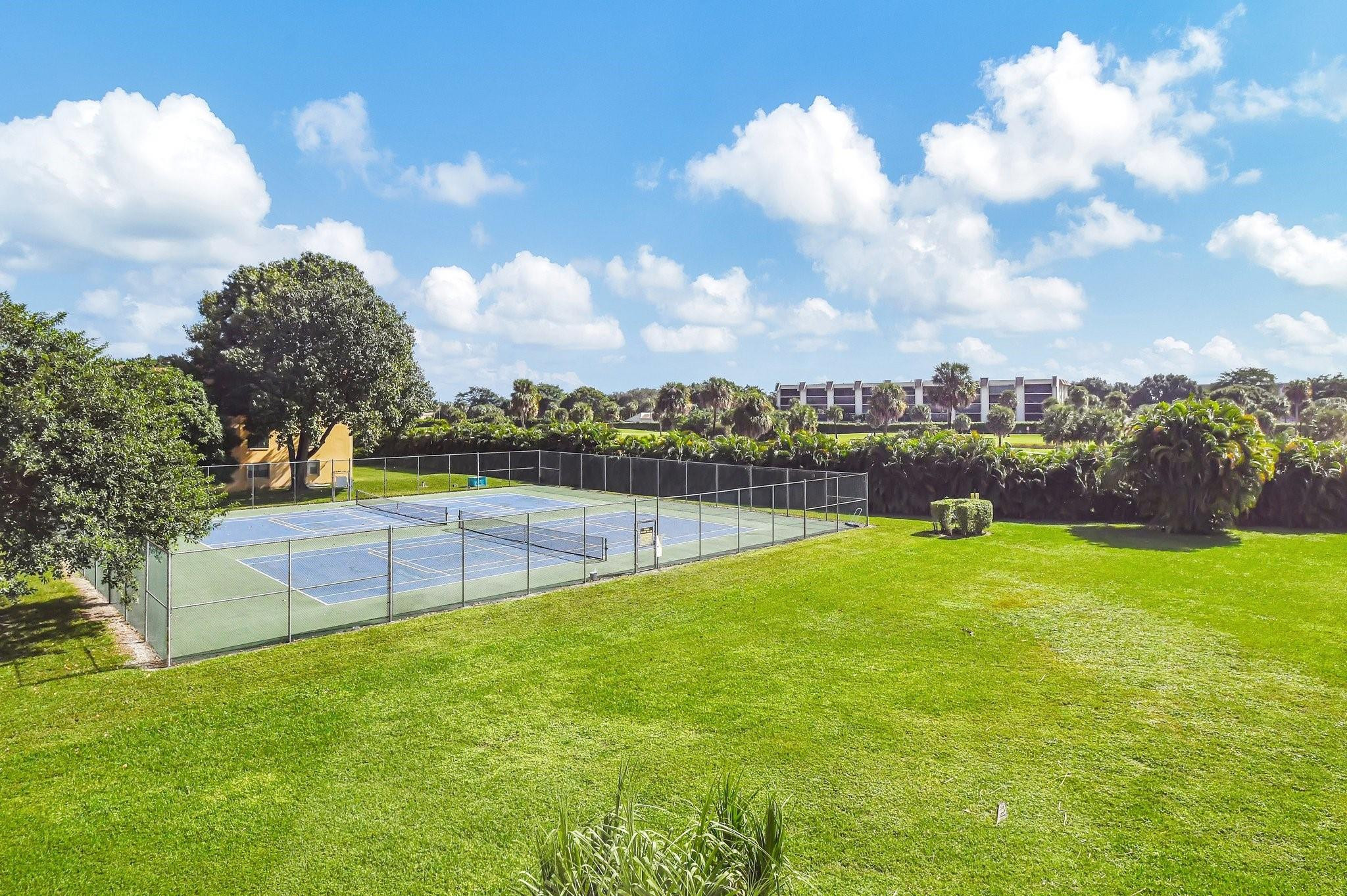 8th St, Boca Raton, FL 33428