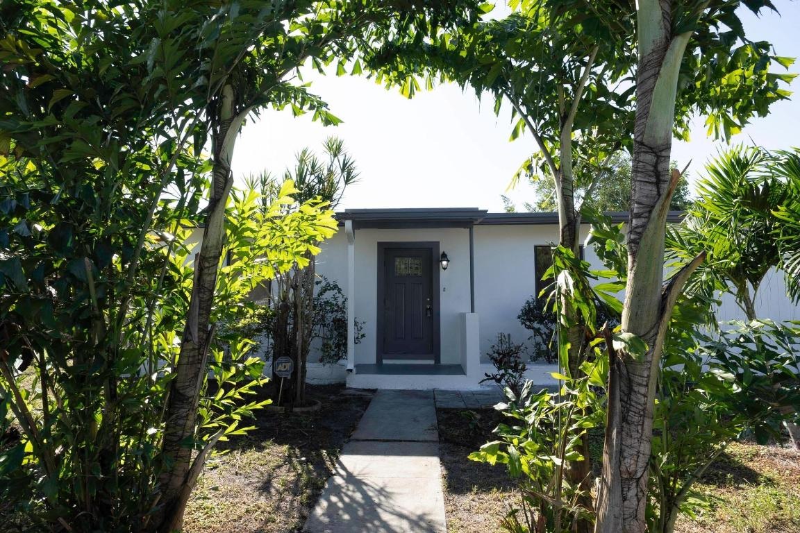 11th Ct, Fort Lauderdale, FL 33311