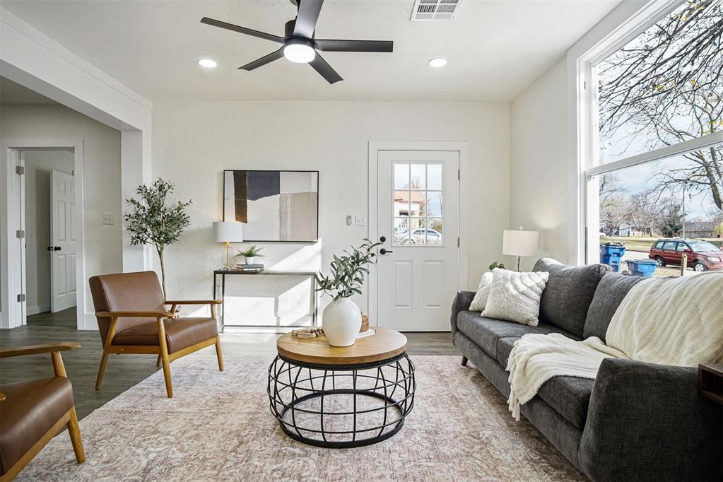 Vilas Ave, Guthrie, OK 73044