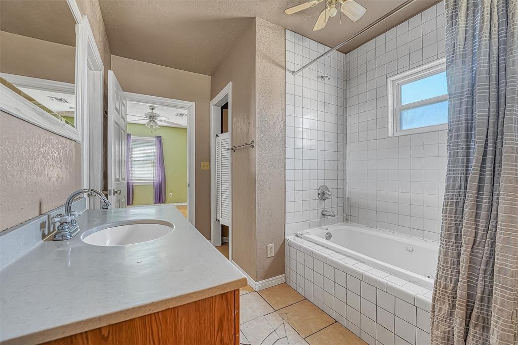 1160 Rd, Sweetwater, OK 73666