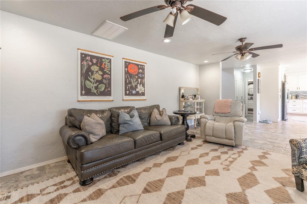 Rock Hollow Rd, Edmond, OK 73034